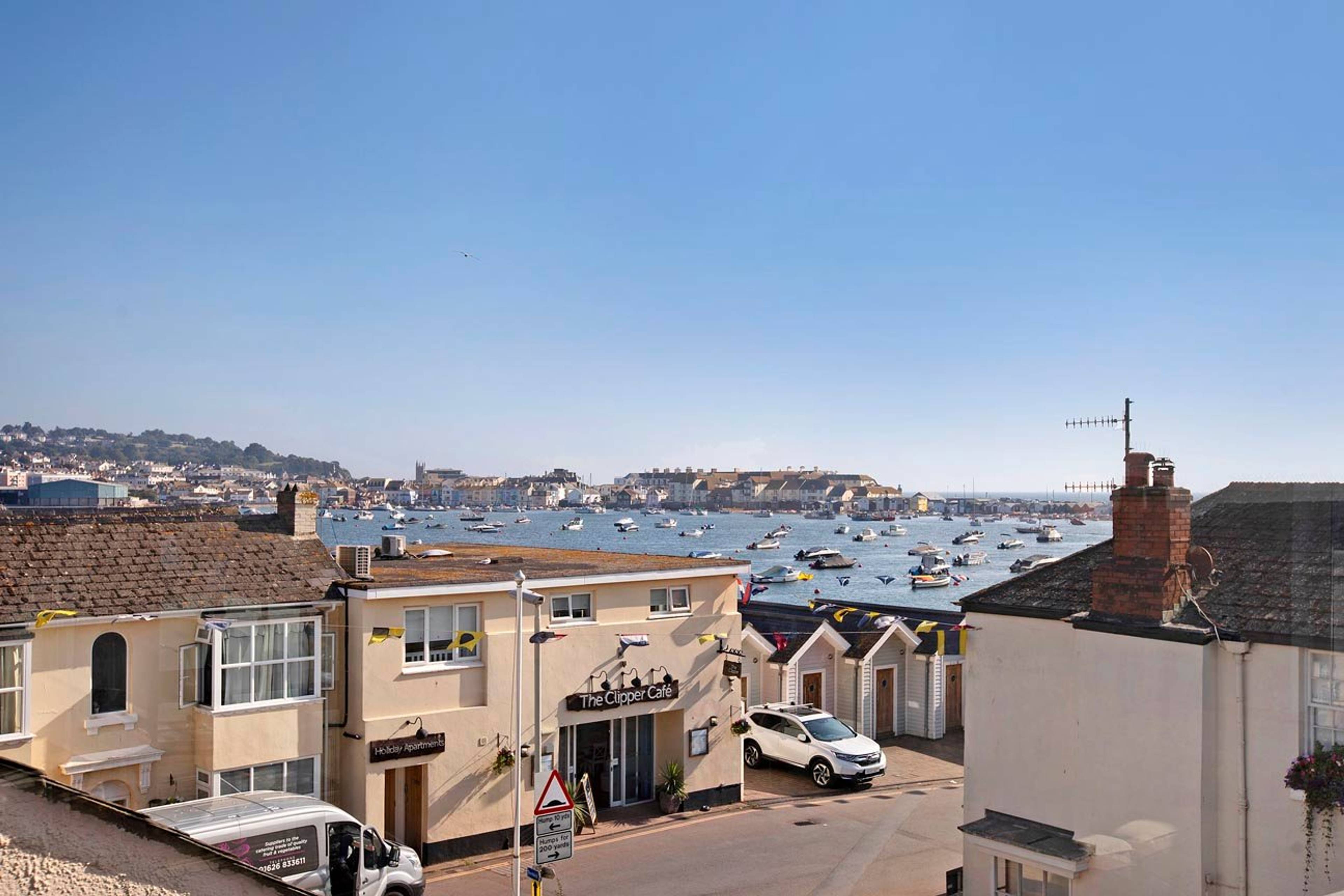 2 Penrhyn Place Strand, Teignmouth, TQ14 - 1