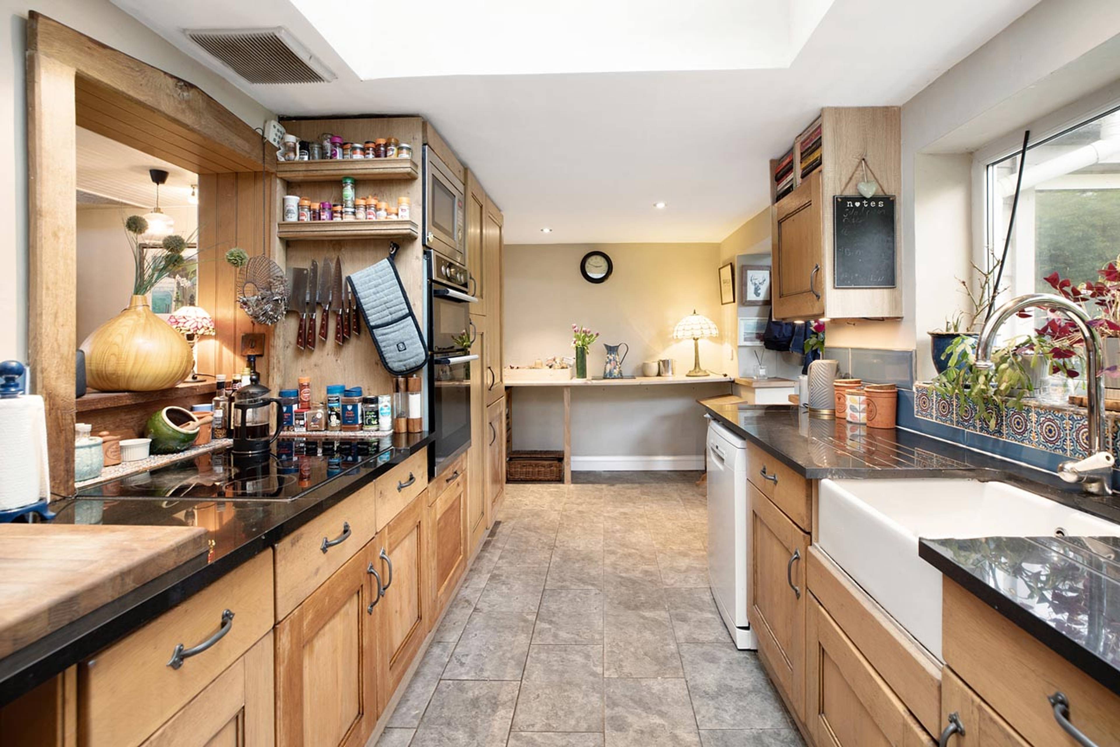 3 Buckland Barton Cottages, Newton Abbot, TQ12 - 9