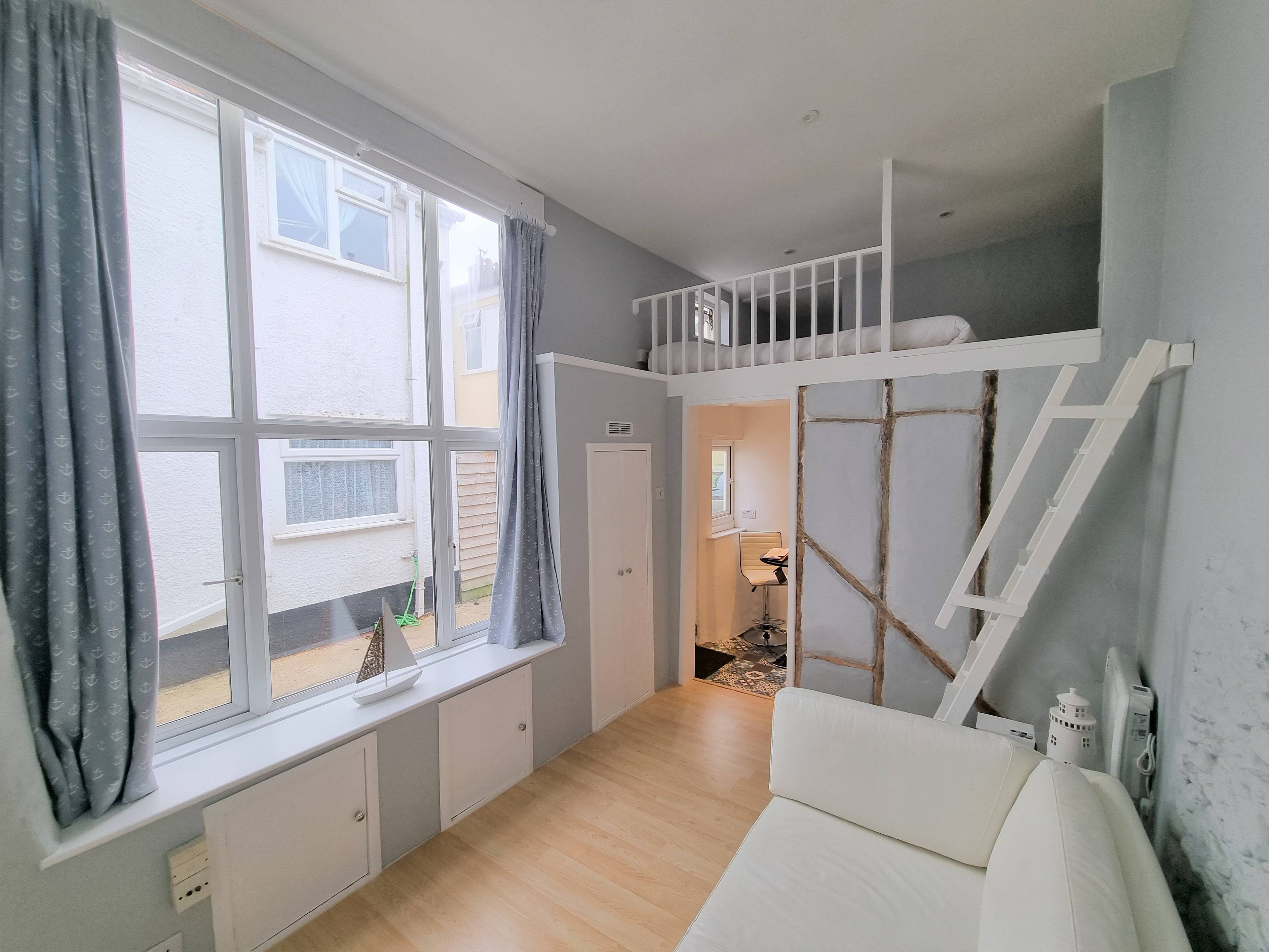 4 Sampsons Cottages Brook Street, Dawlish, EX7 - 3