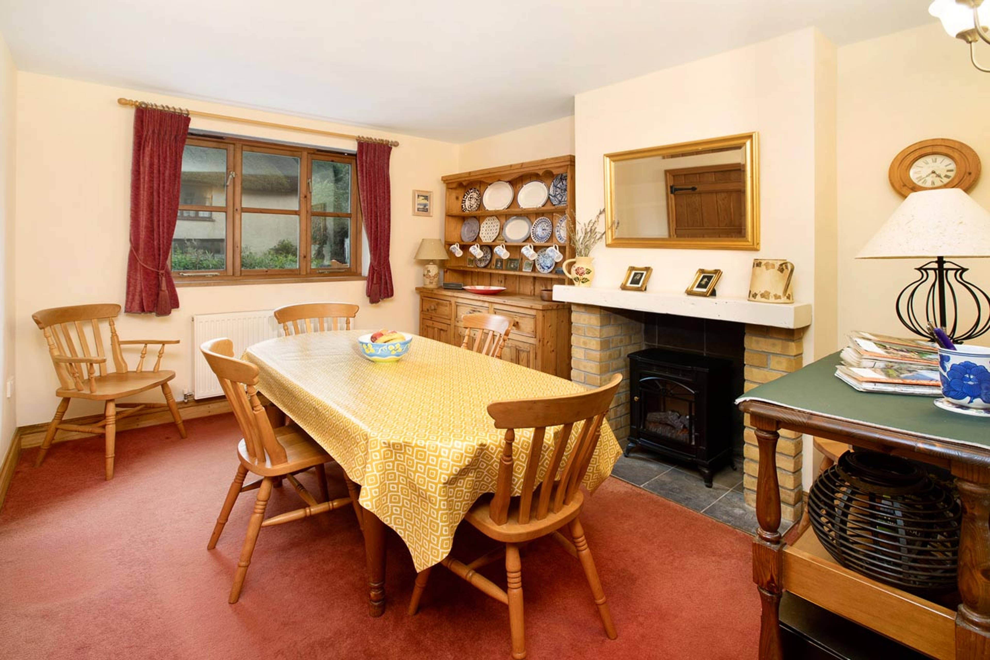Deane Road, Stokeinteignhead, TQ12 - 8