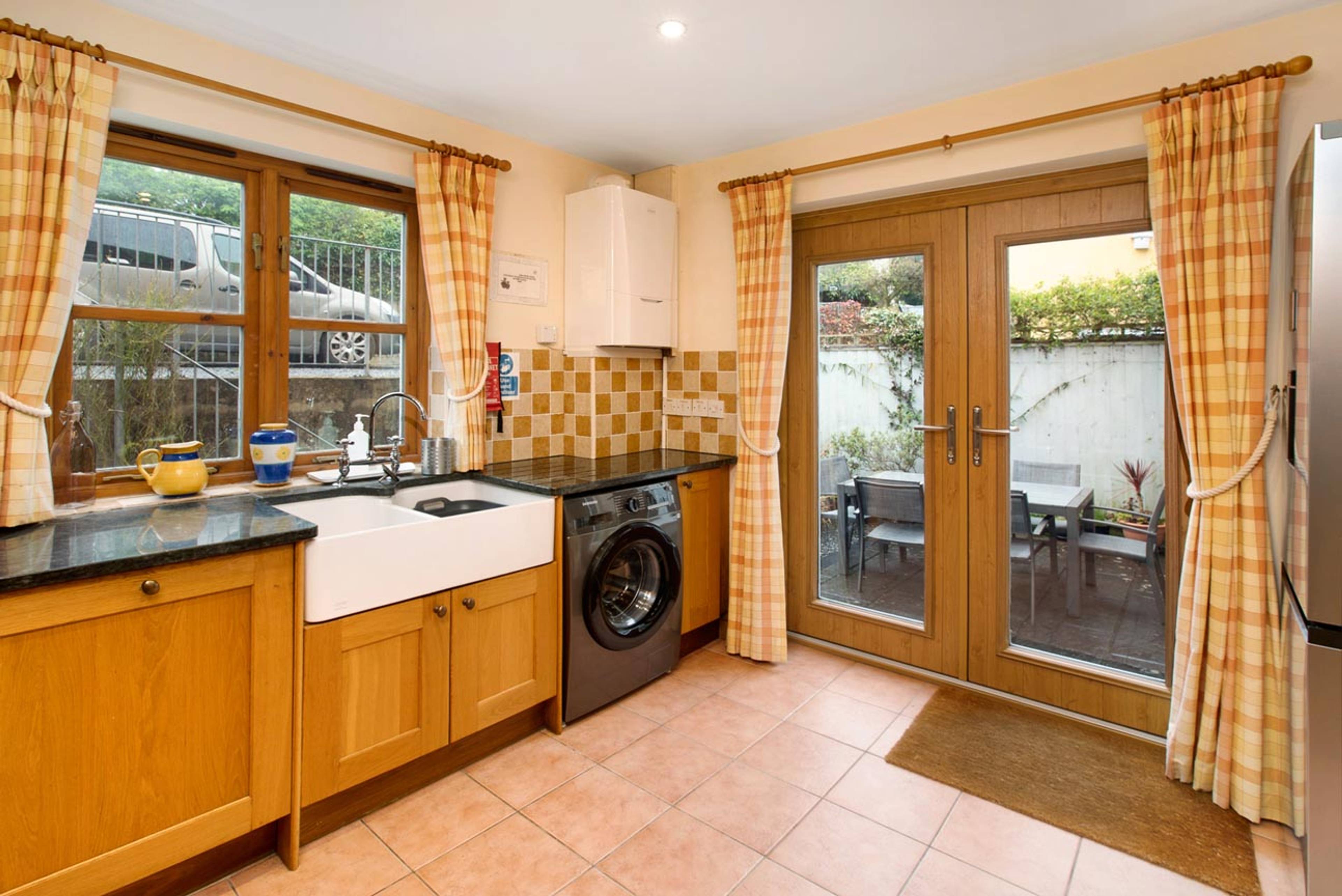 Deane Road, Stokeinteignhead, TQ12 - 6