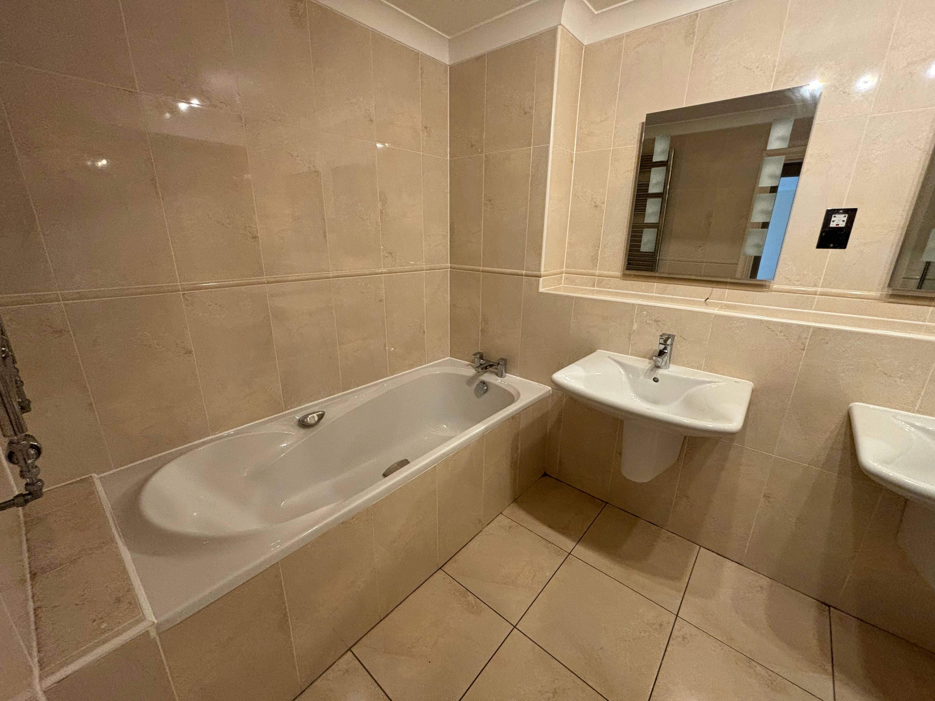 Flat 9, Teignmouth, TQ14 - 6