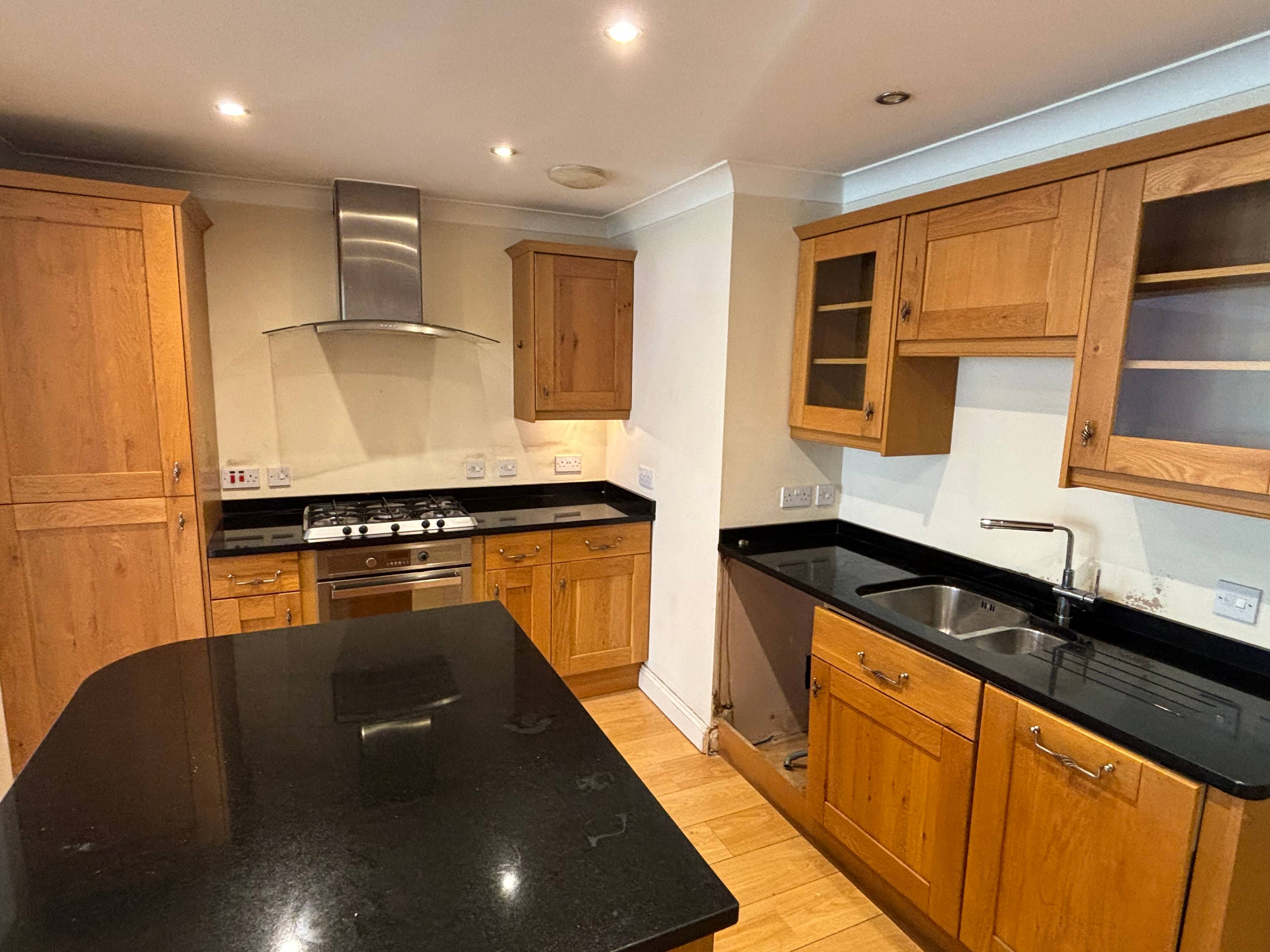 Flat 9, Teignmouth, TQ14 - 3