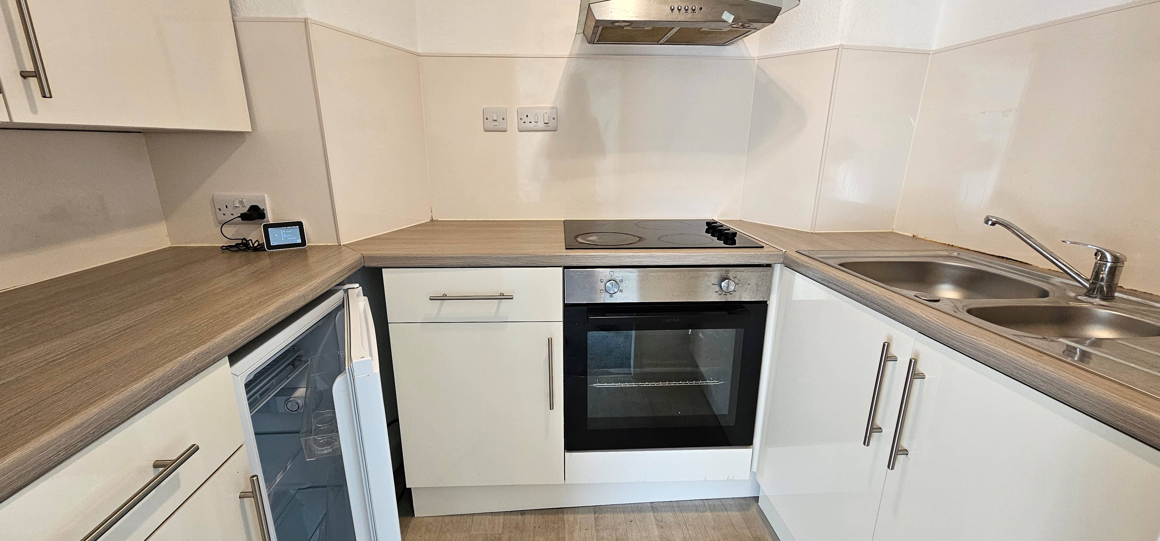 24 Northumberland Place, Teignmouth, TQ14 - 3