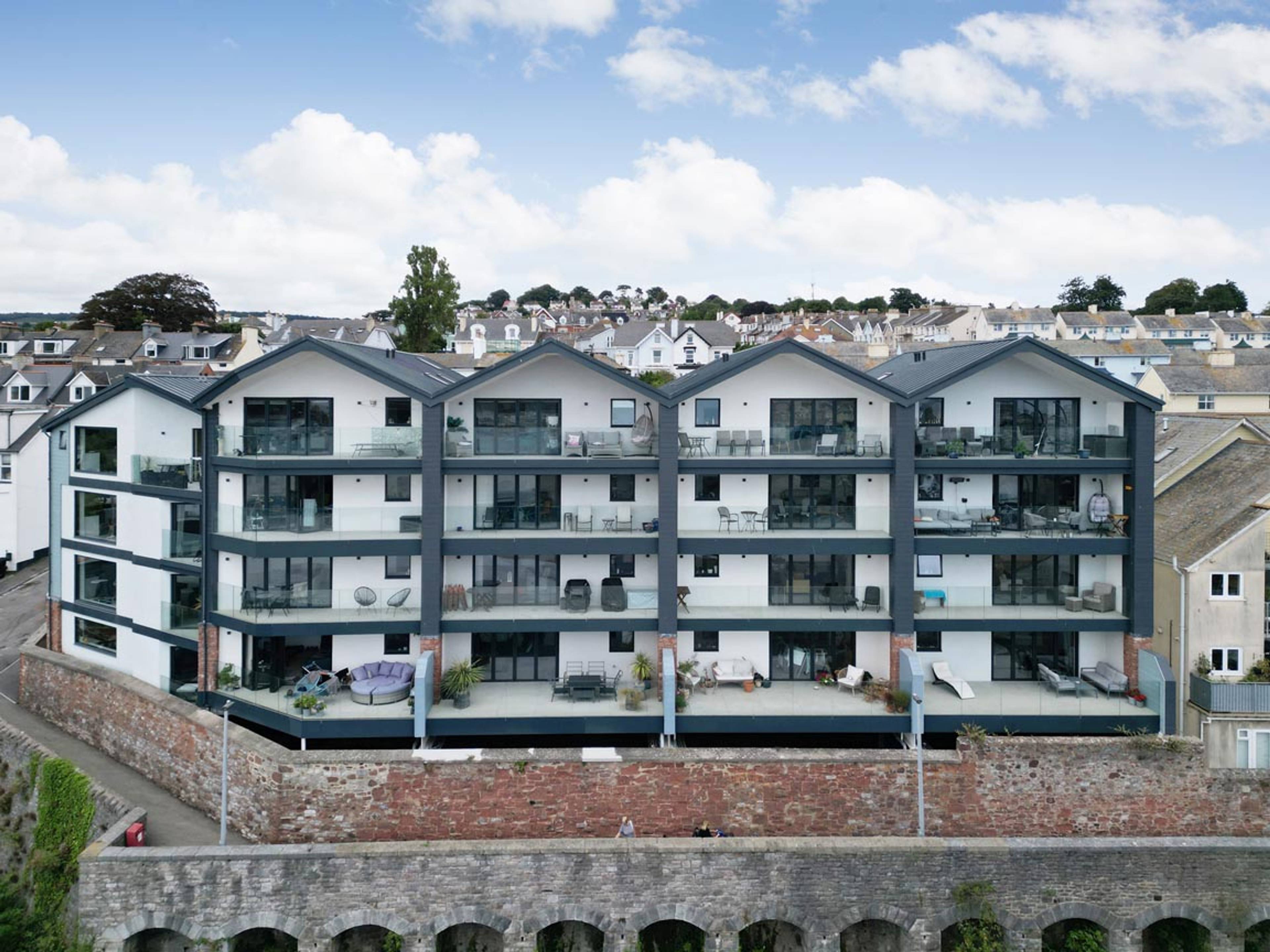 Flat 5, Teignmouth, TQ14