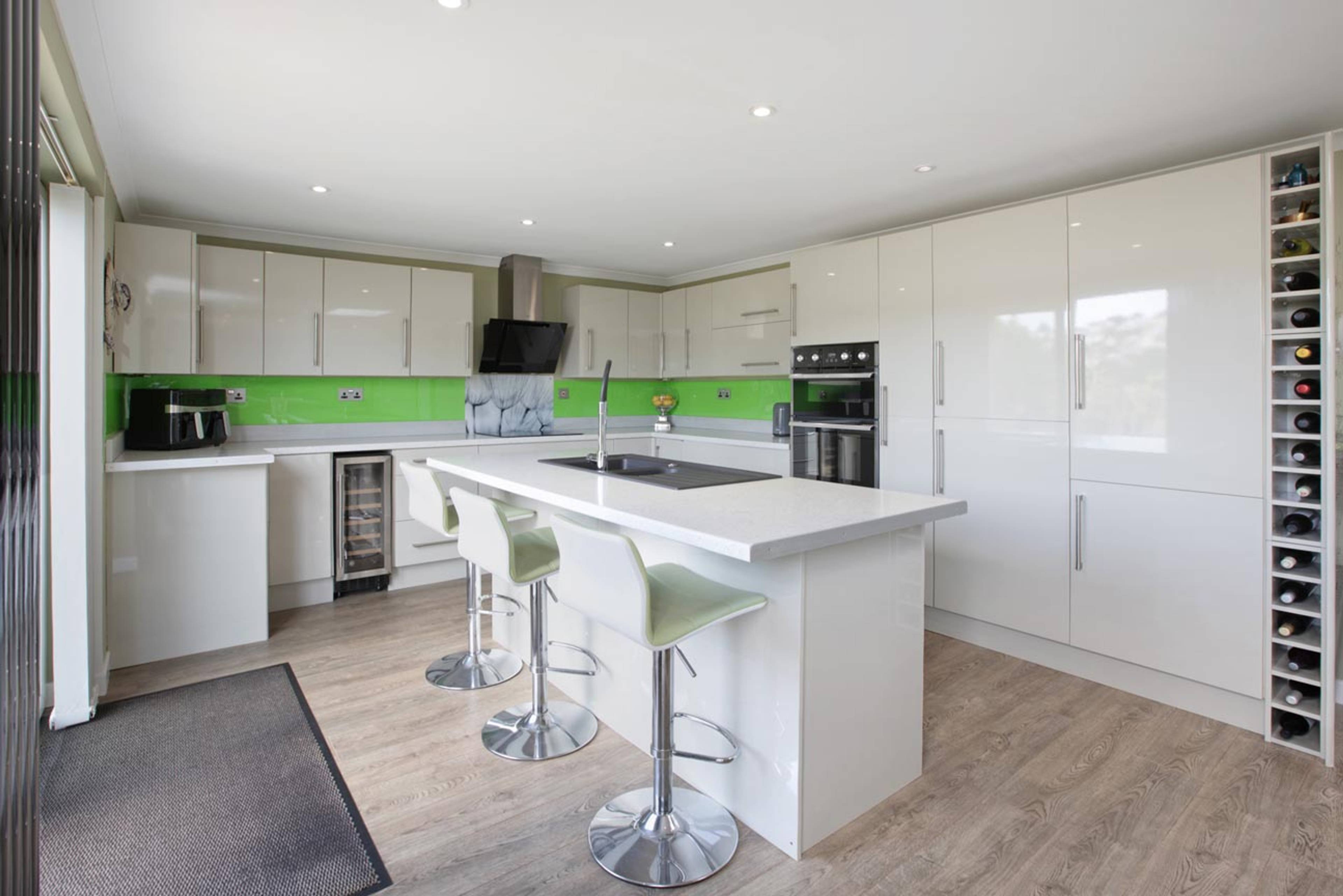 42 West Cliff Road, Dawlish, EX7 - 2