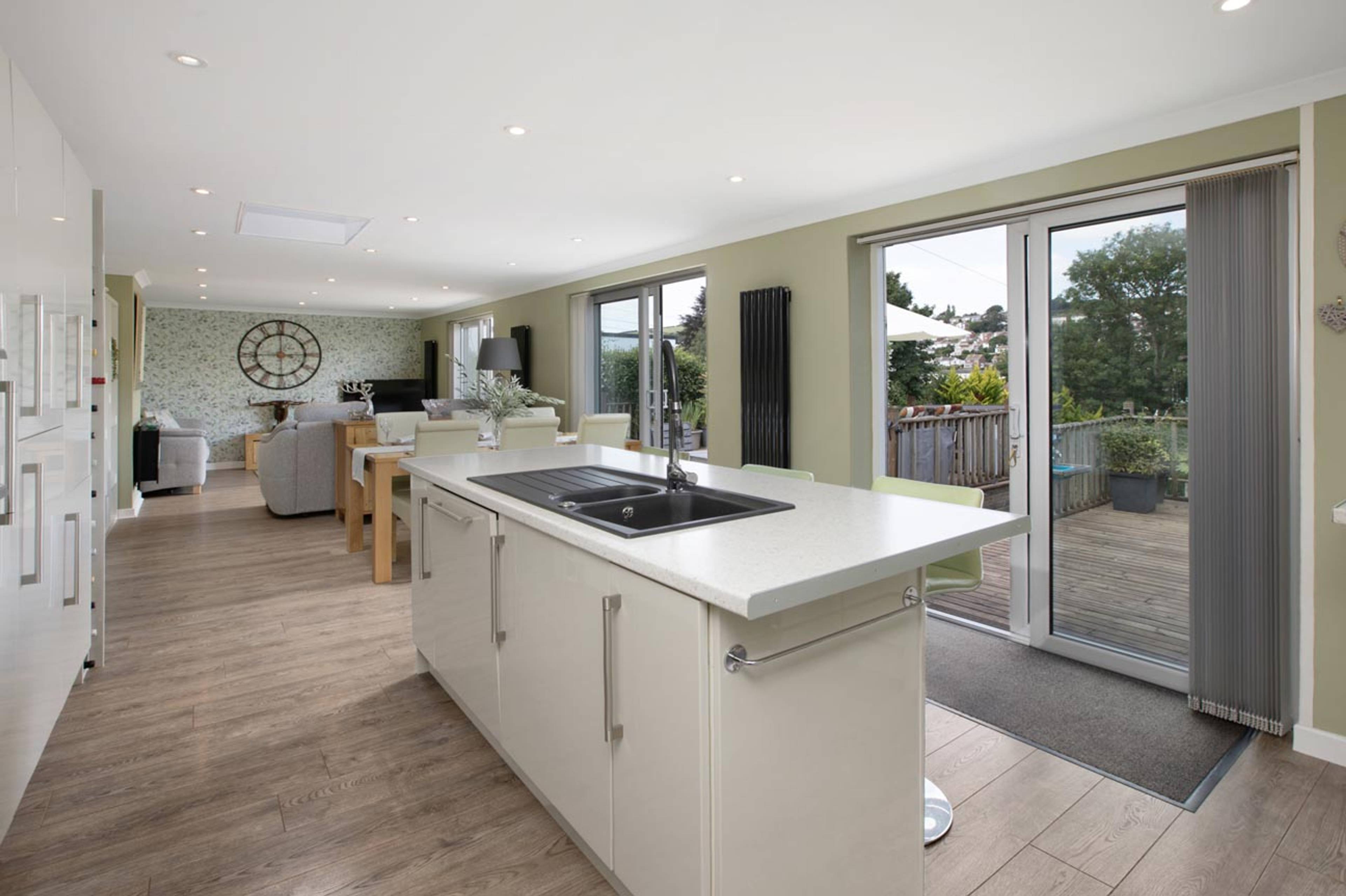 42 West Cliff Road, Dawlish, EX7 - 5
