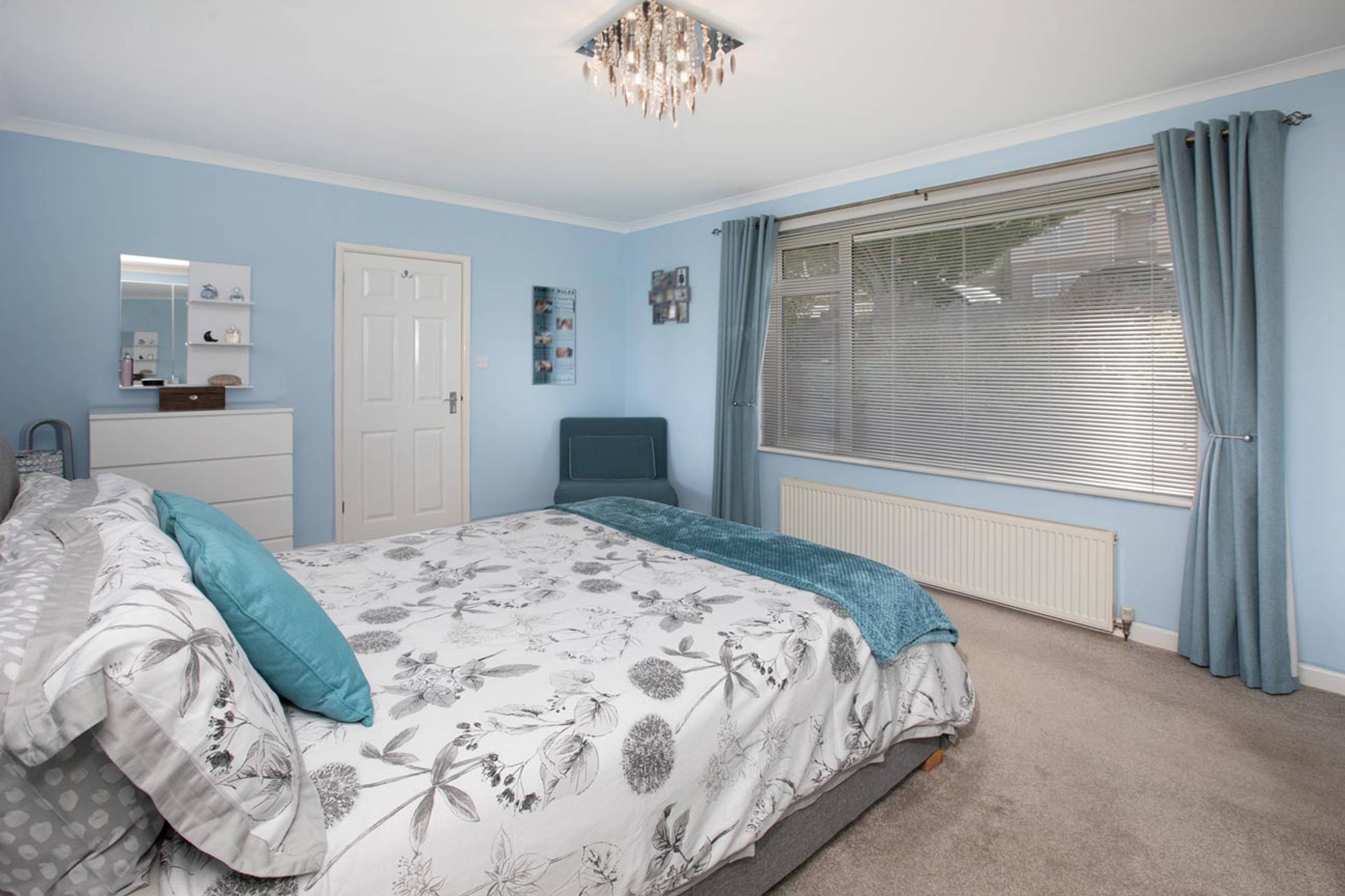 42 West Cliff Road, Dawlish, EX7 - 9
