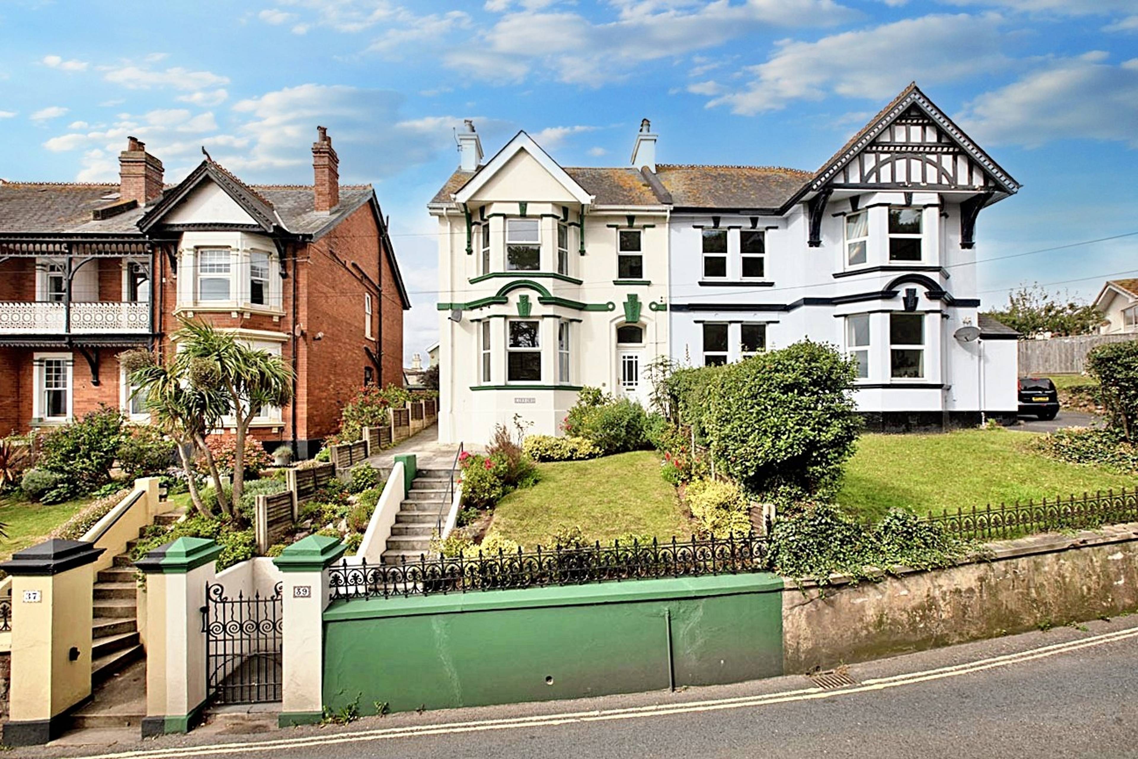 39 Dawlish Road, Teignmouth, TQ14