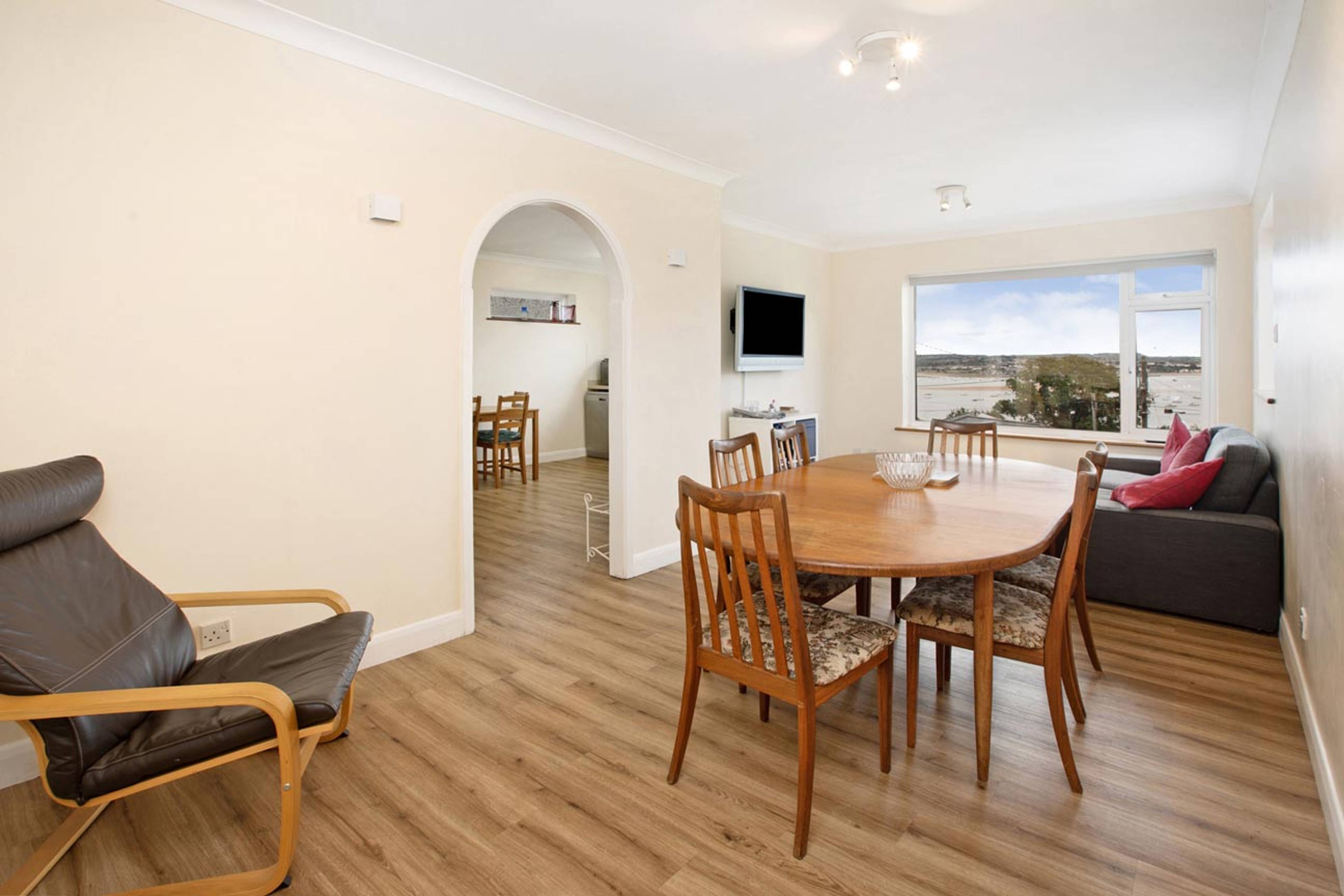 38 Cofton Hill, Exeter, EX6 - 10