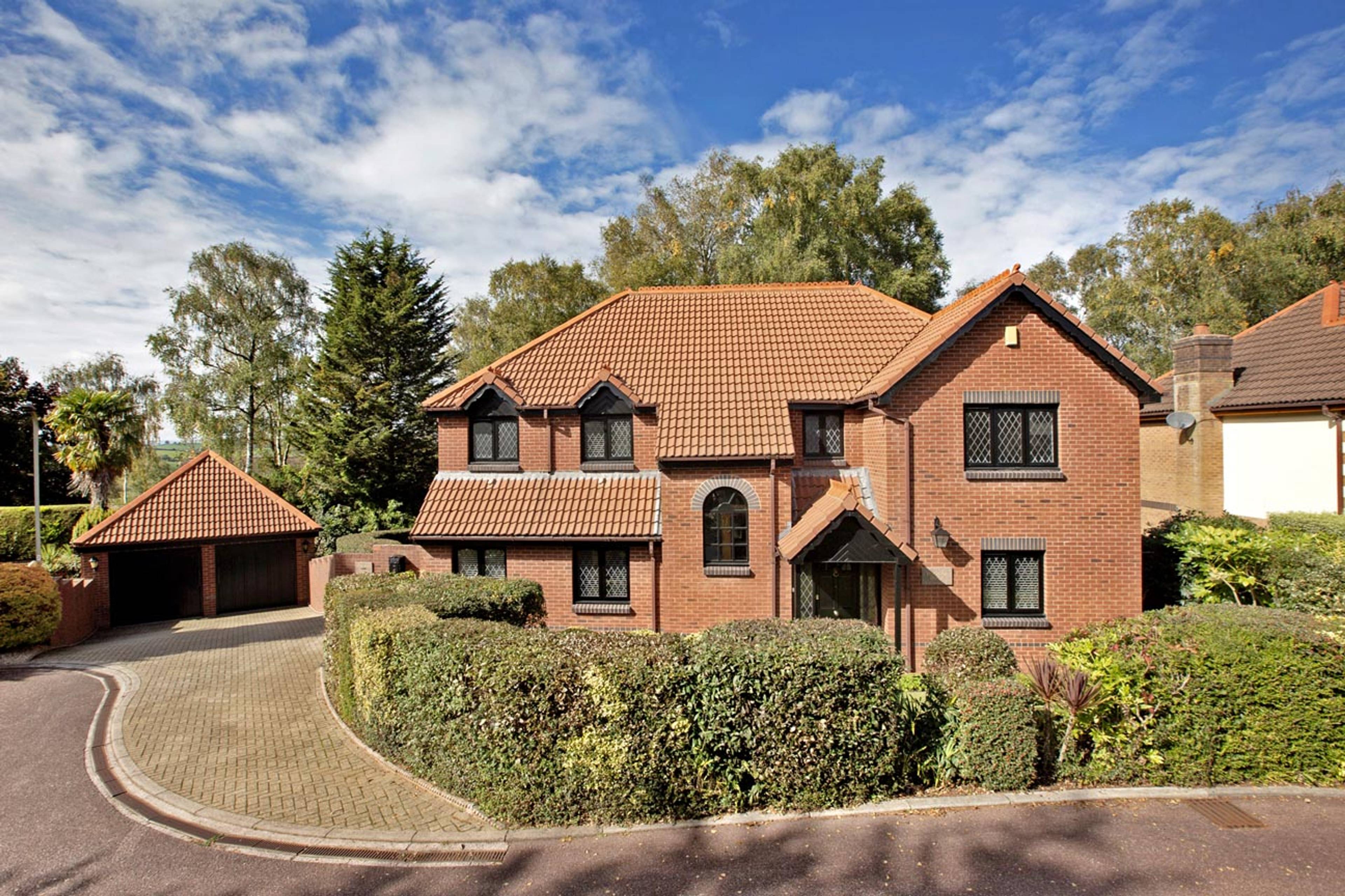 10 Alder Close, Newton Abbot, TQ12 - 1