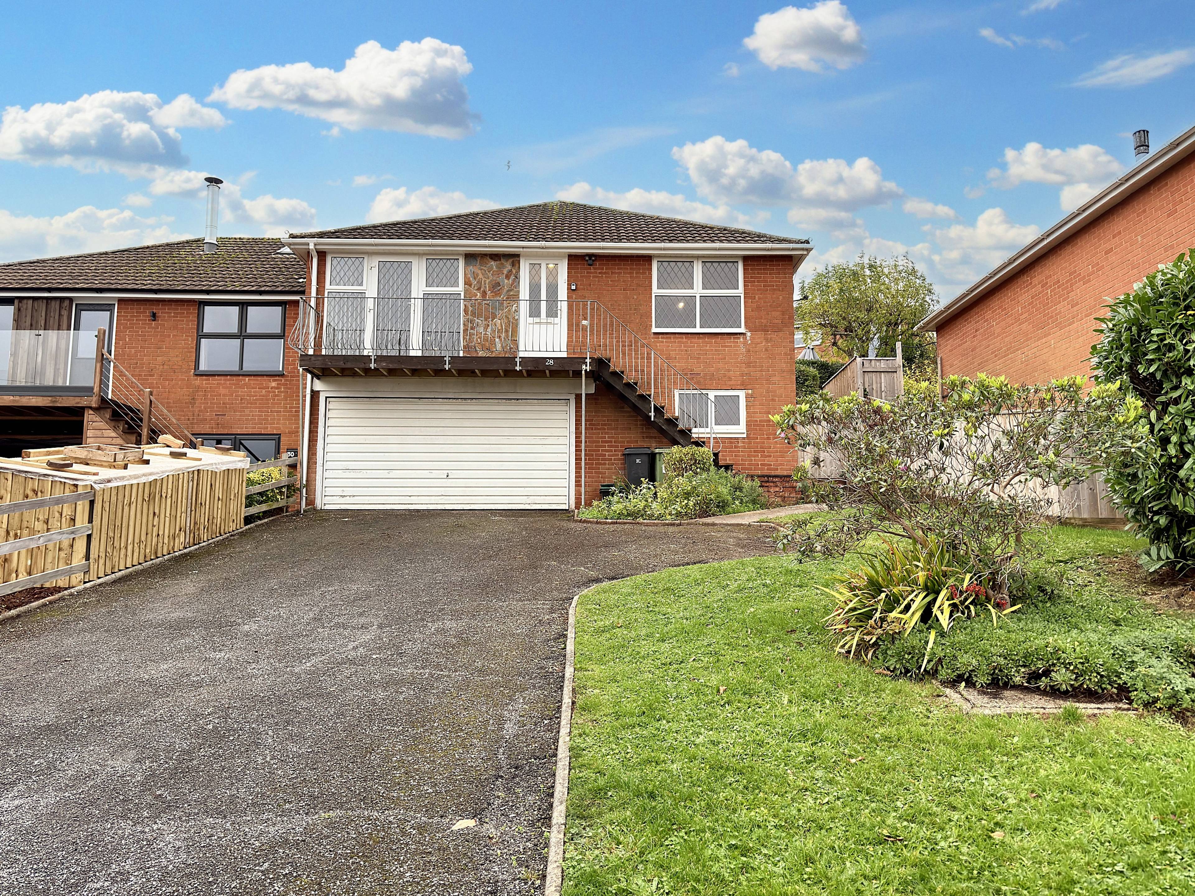 Gilbert Avenue, Teignmouth, TQ14 - 1