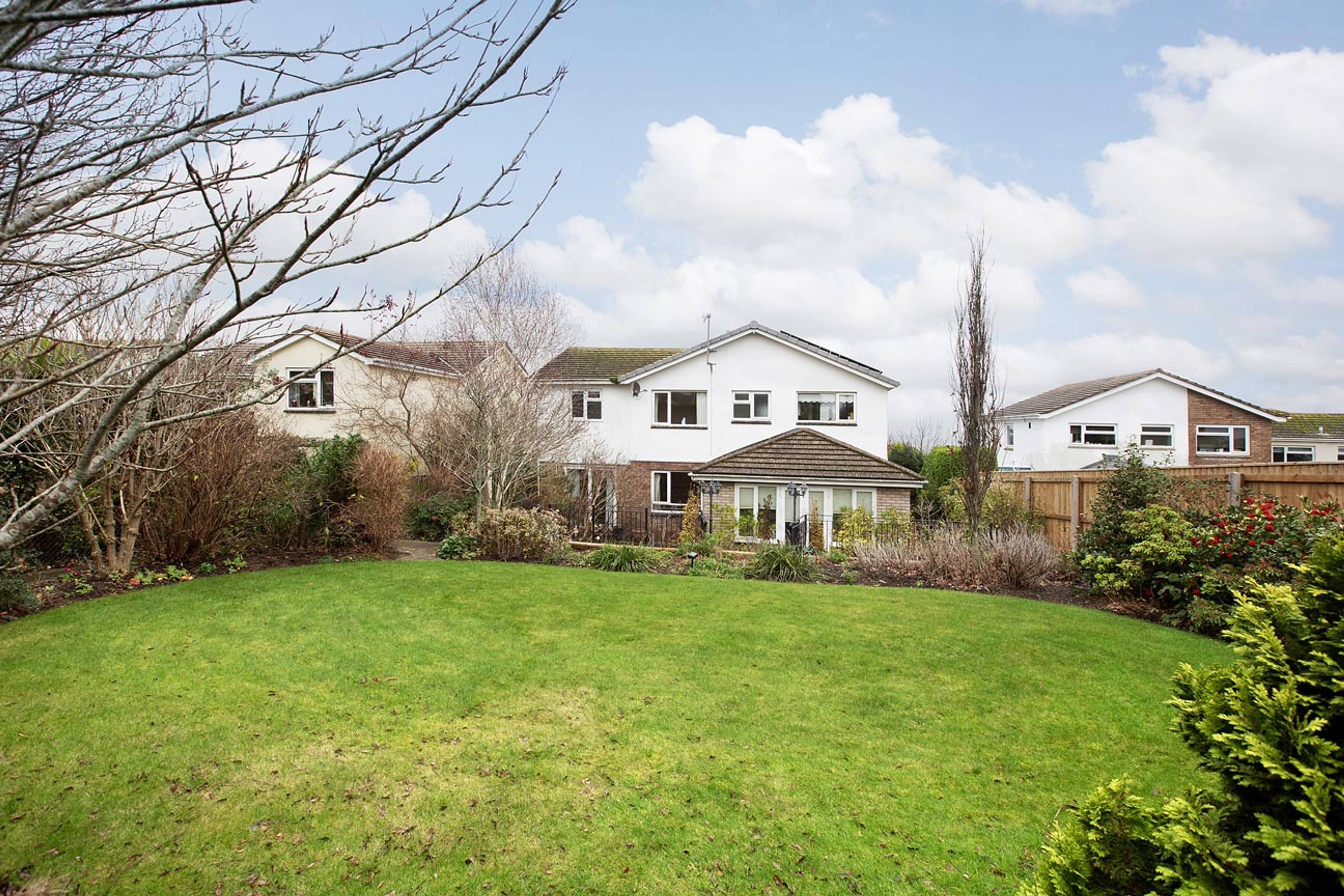 45 West Cliff Park Drive, Dawlish, EX7 - 3