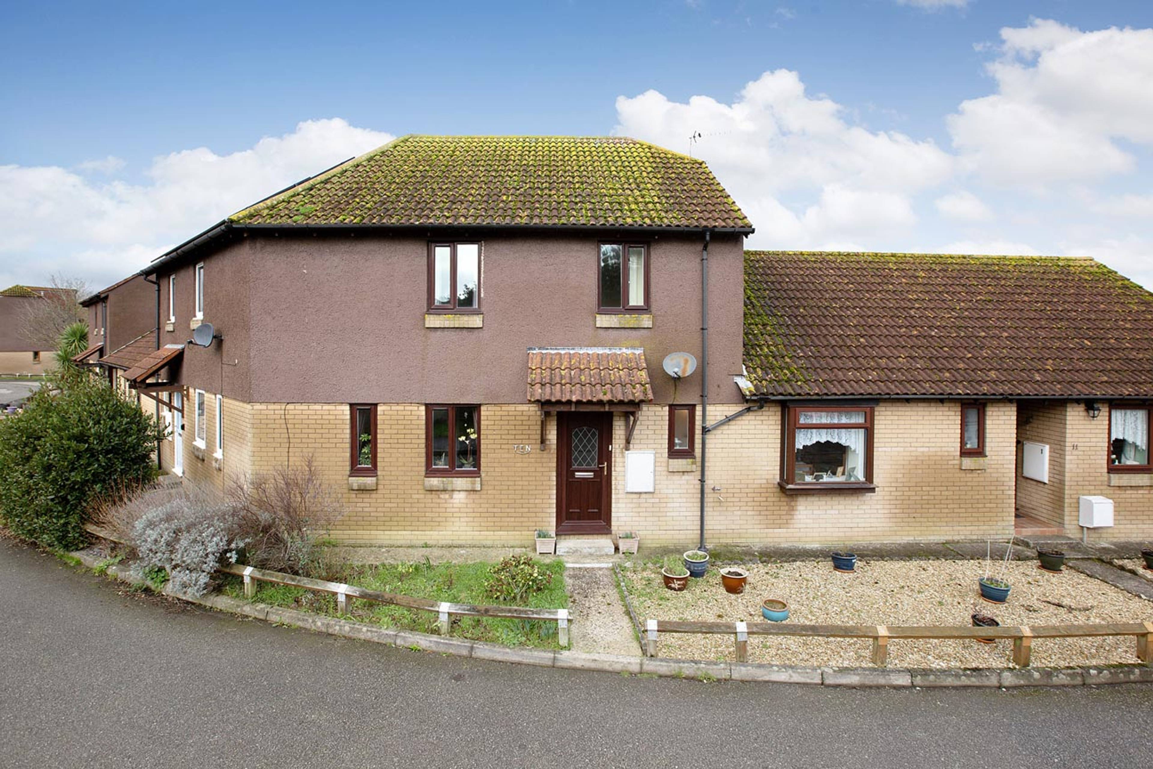 Sercombes Gardens, Starcross, EX6
