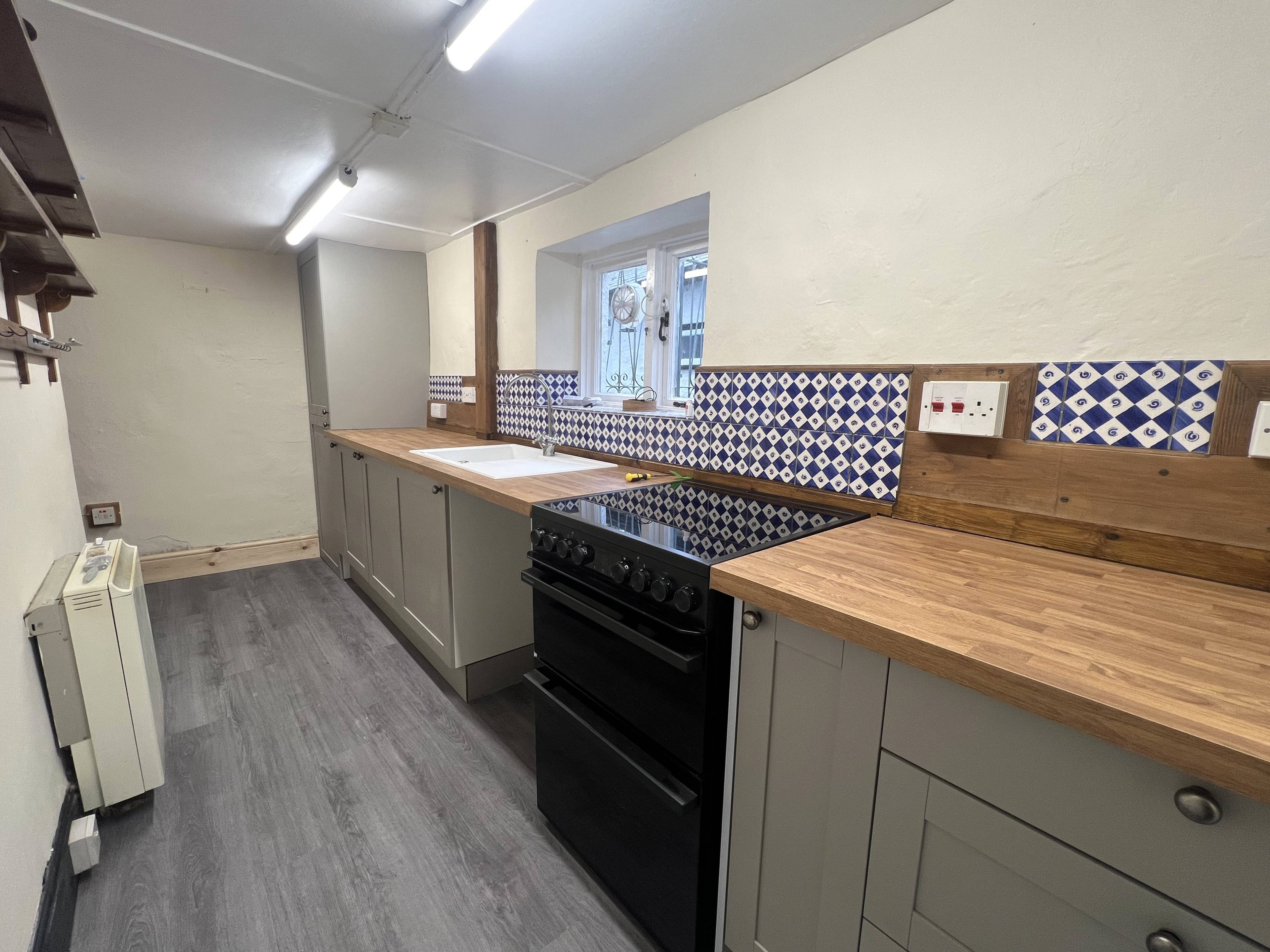 Radway Street, Bishopsteignton, TQ14 - 3