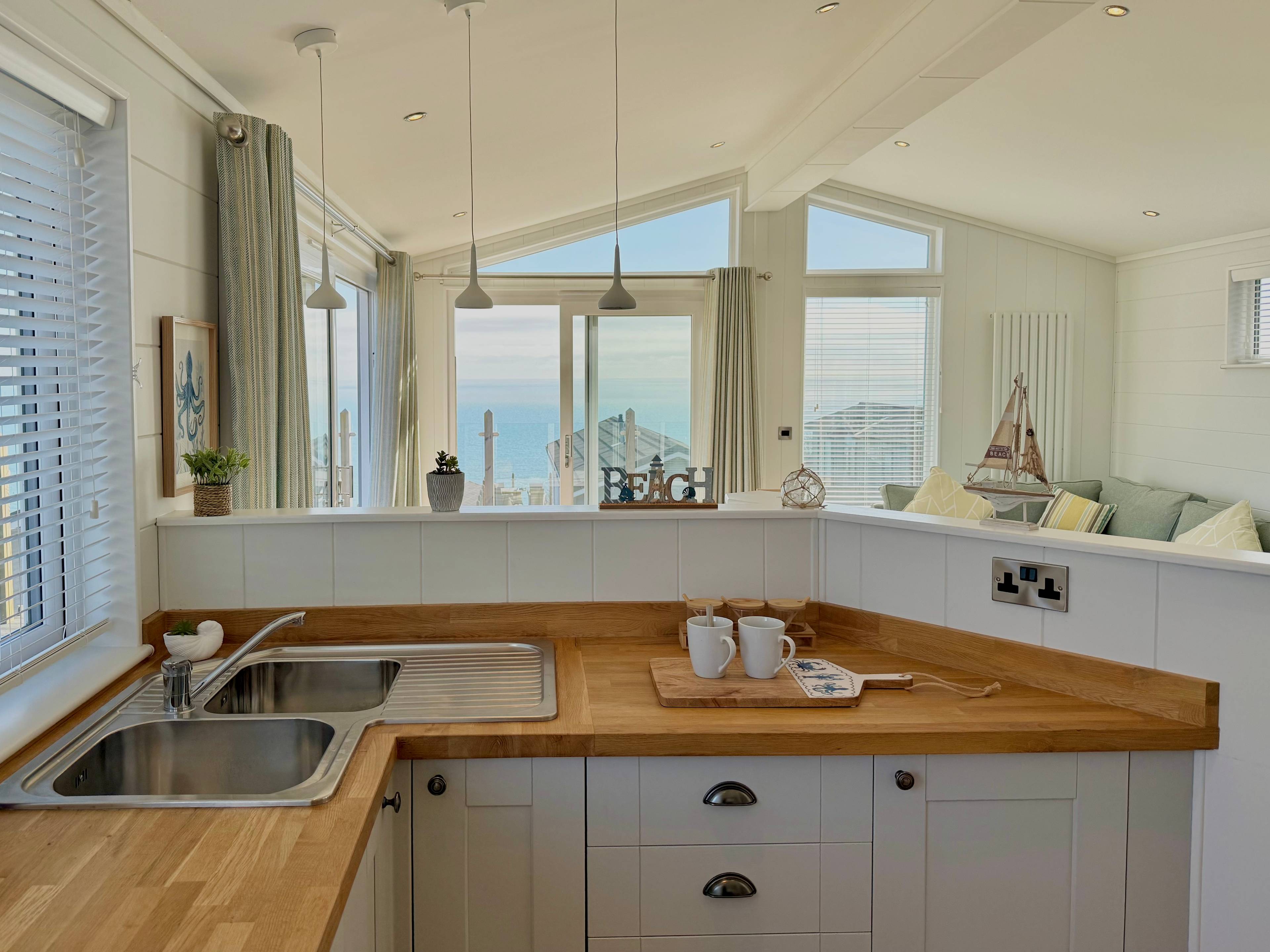 Sandy Lane 11, Coast View Holiday Park, Torquay Road, Shaldon, TQ14 - 7