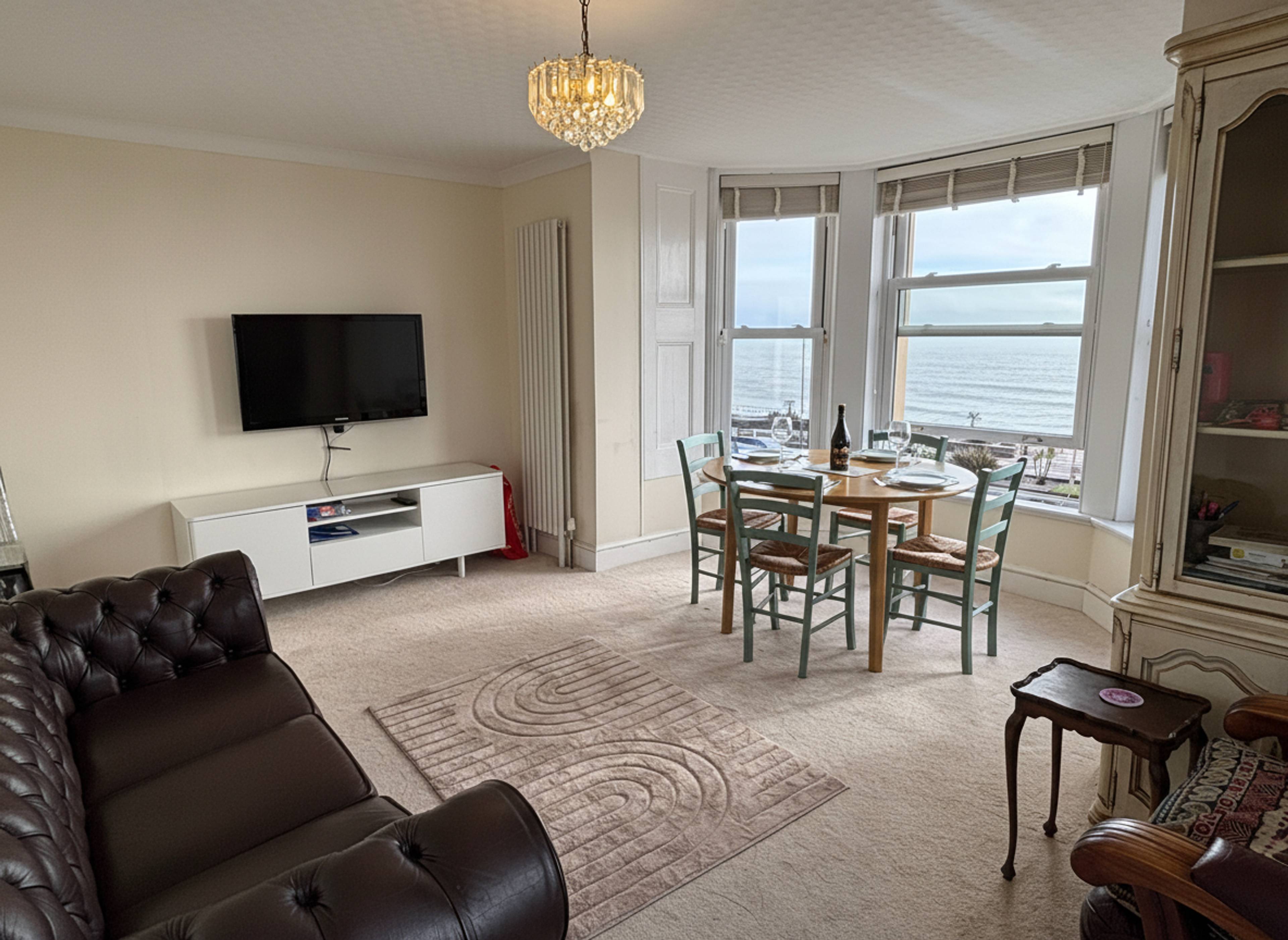 7 The Courtenay Courtenay Place, Teignmouth, TQ14 - 2