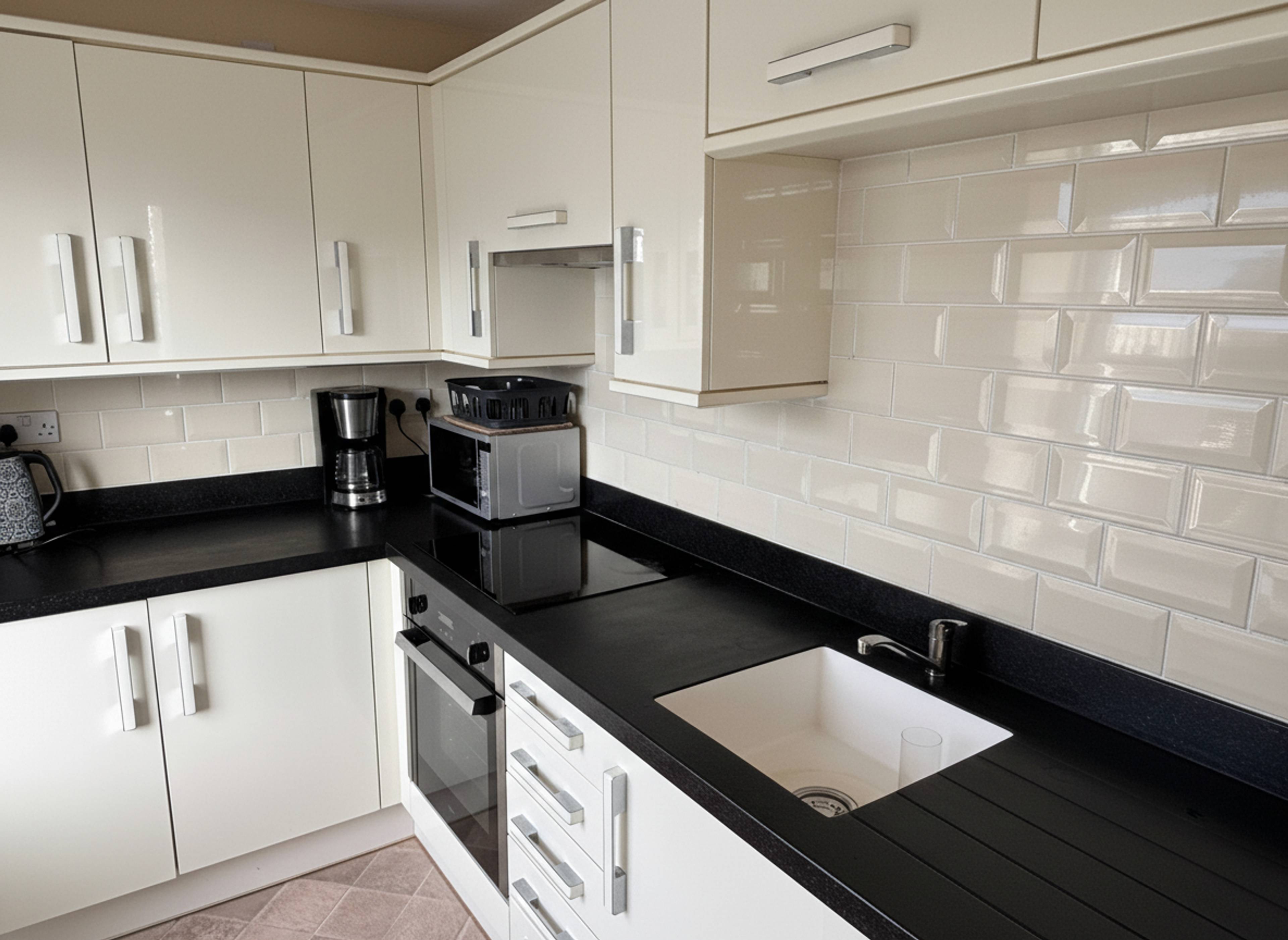 7 The Courtenay Courtenay Place, Teignmouth, TQ14 - 5