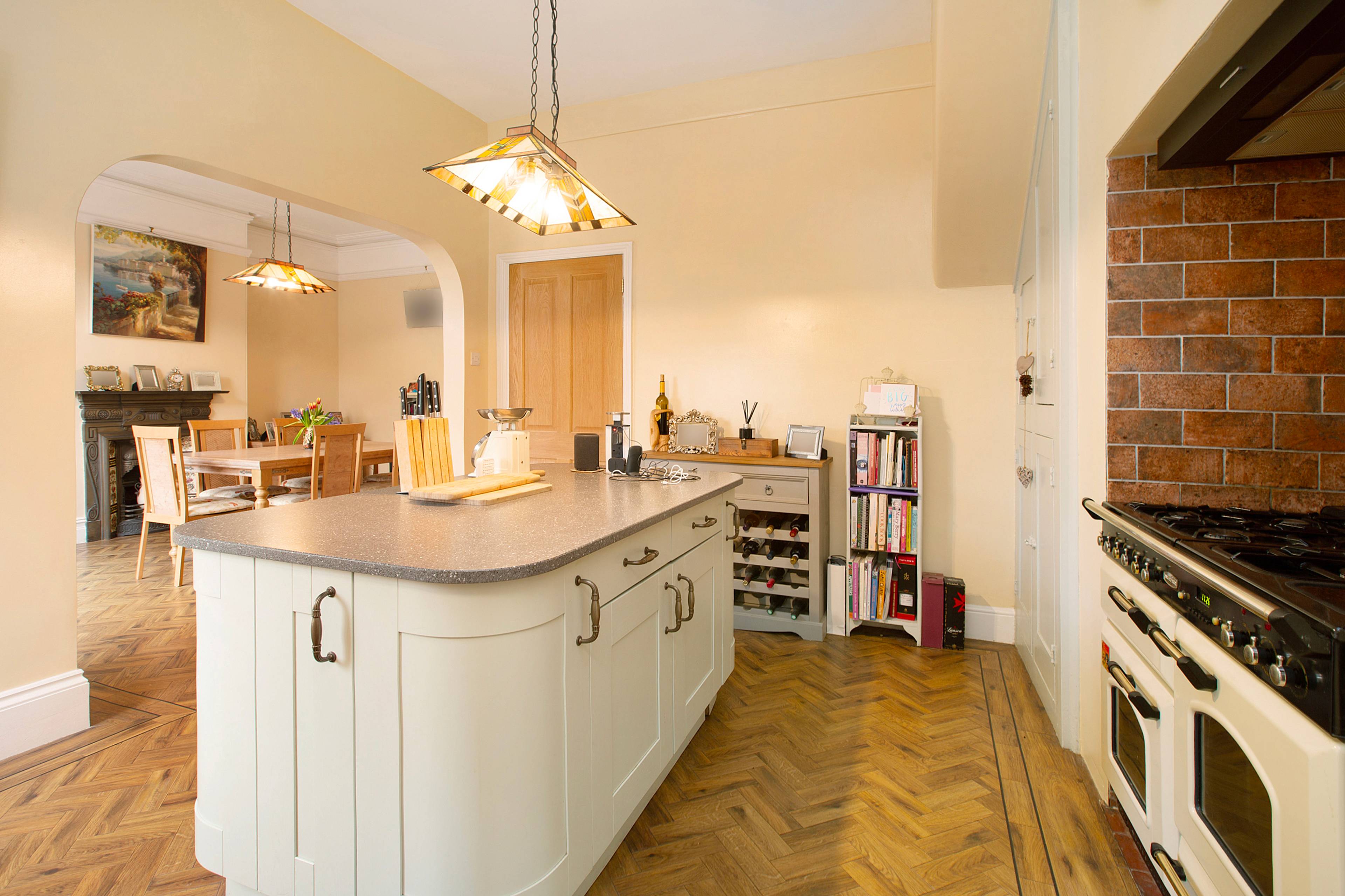7 Grosvenor Terrace, Teignmouth, TQ14 - 3