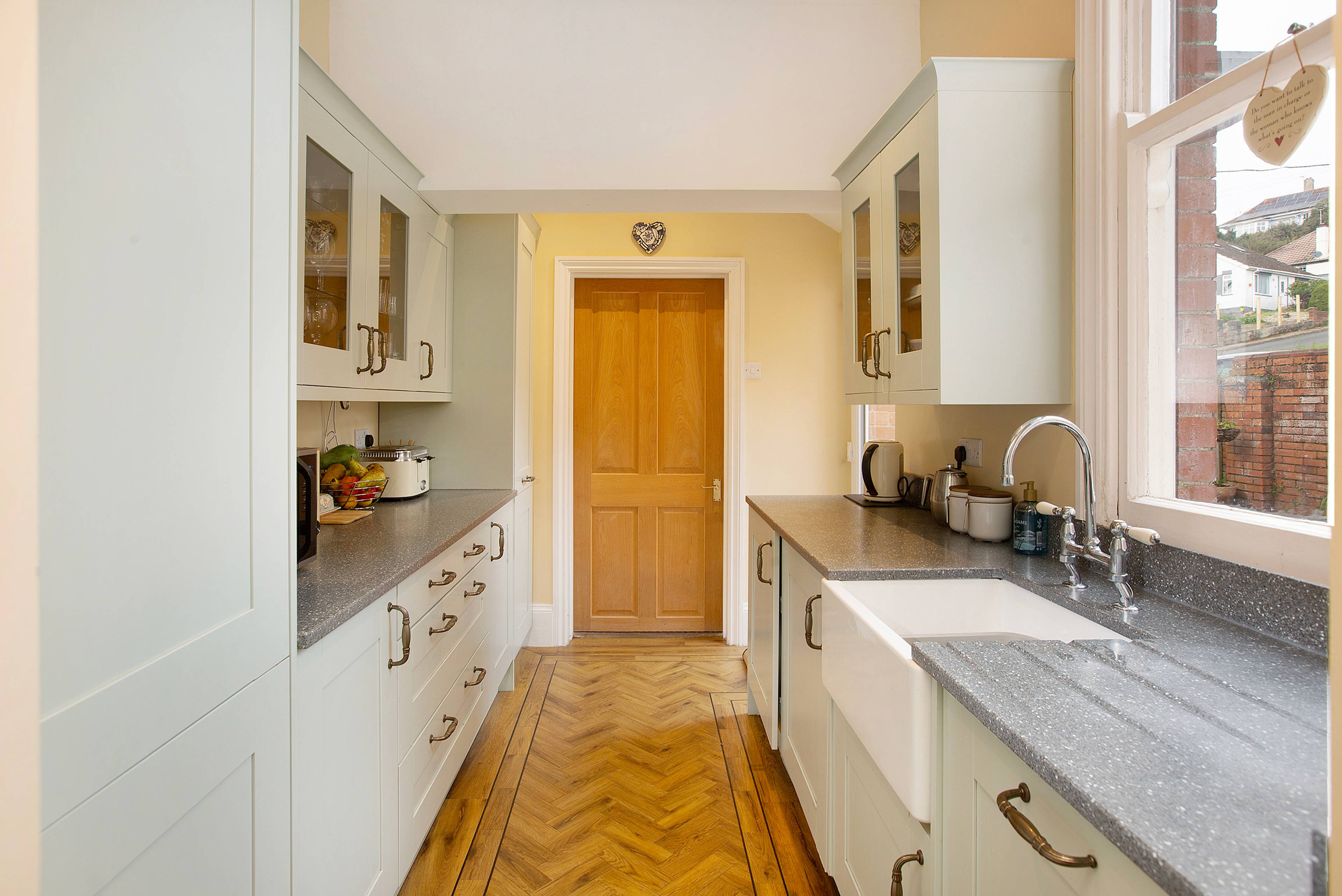 7 Grosvenor Terrace, Teignmouth, TQ14 - 7