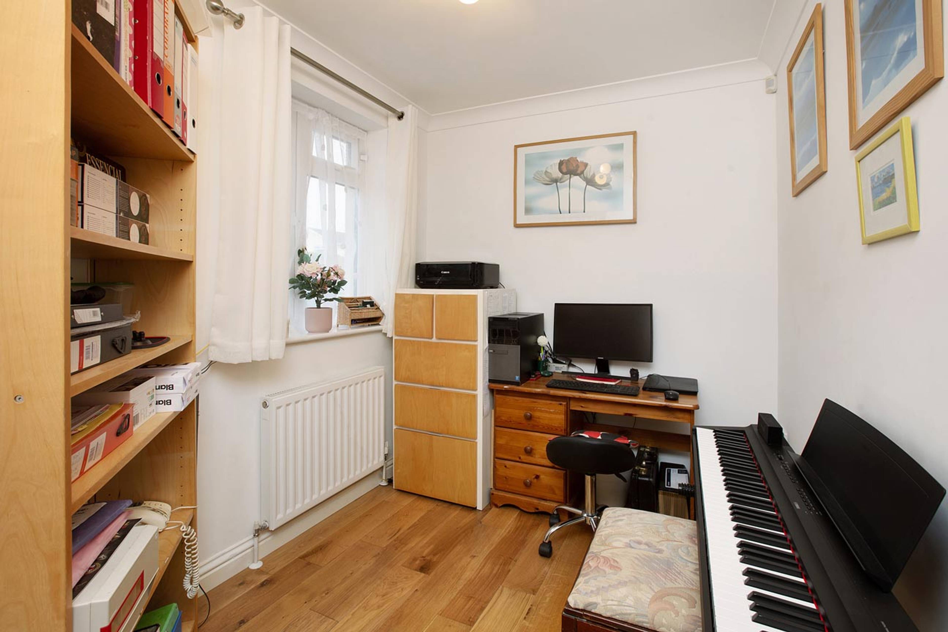 4 Ash Park Gardens, Dawlish, EX7 - 7