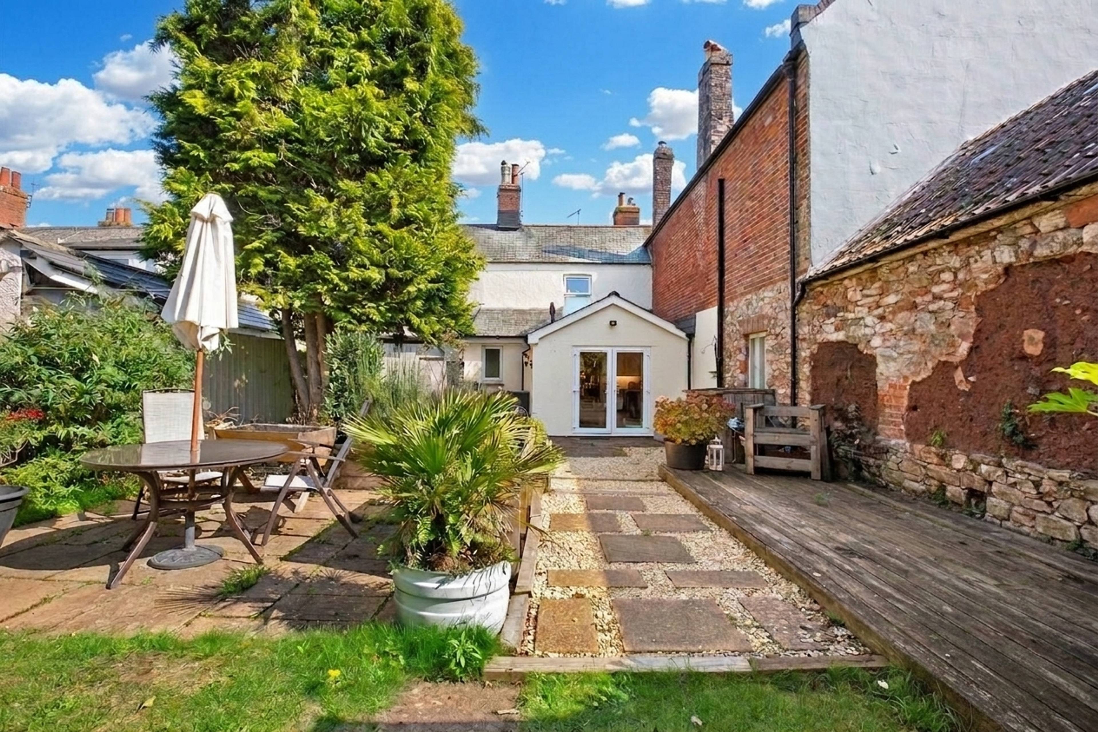 Cowley Cottage The Strand, Exeter, EX6 - 1