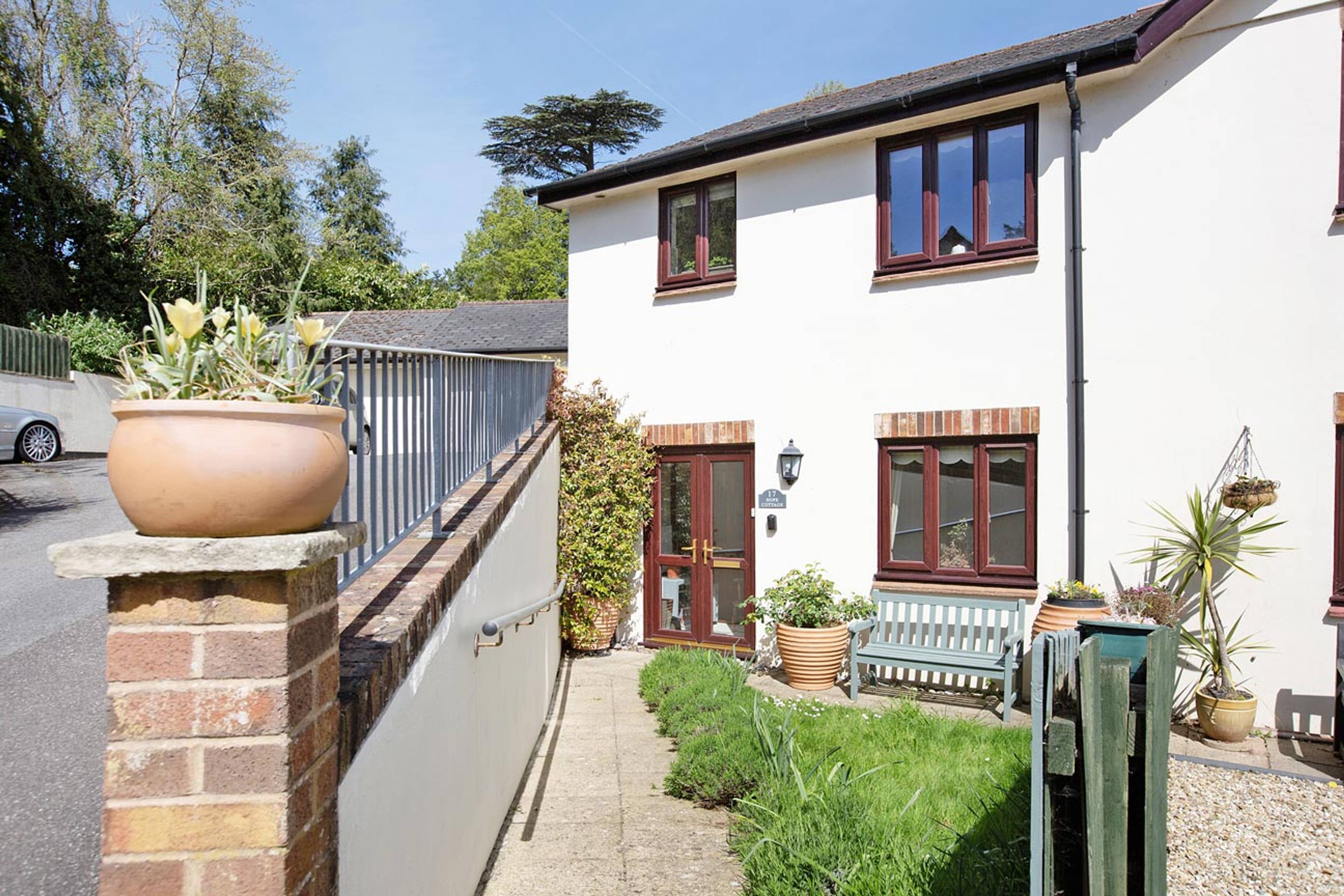 17 Stonelands Court Stonelands Bridge, Dawlish, EX7