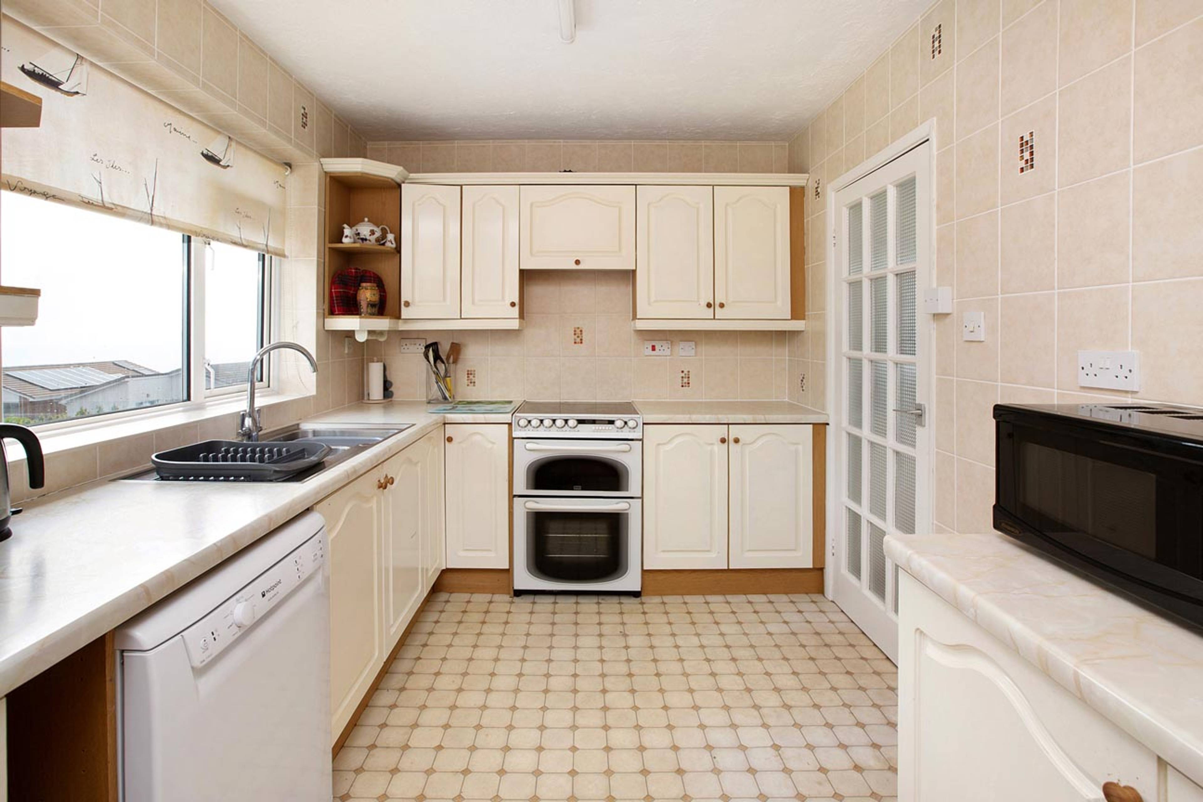 Maudlin Drive, Teignmouth, TQ14 - 4