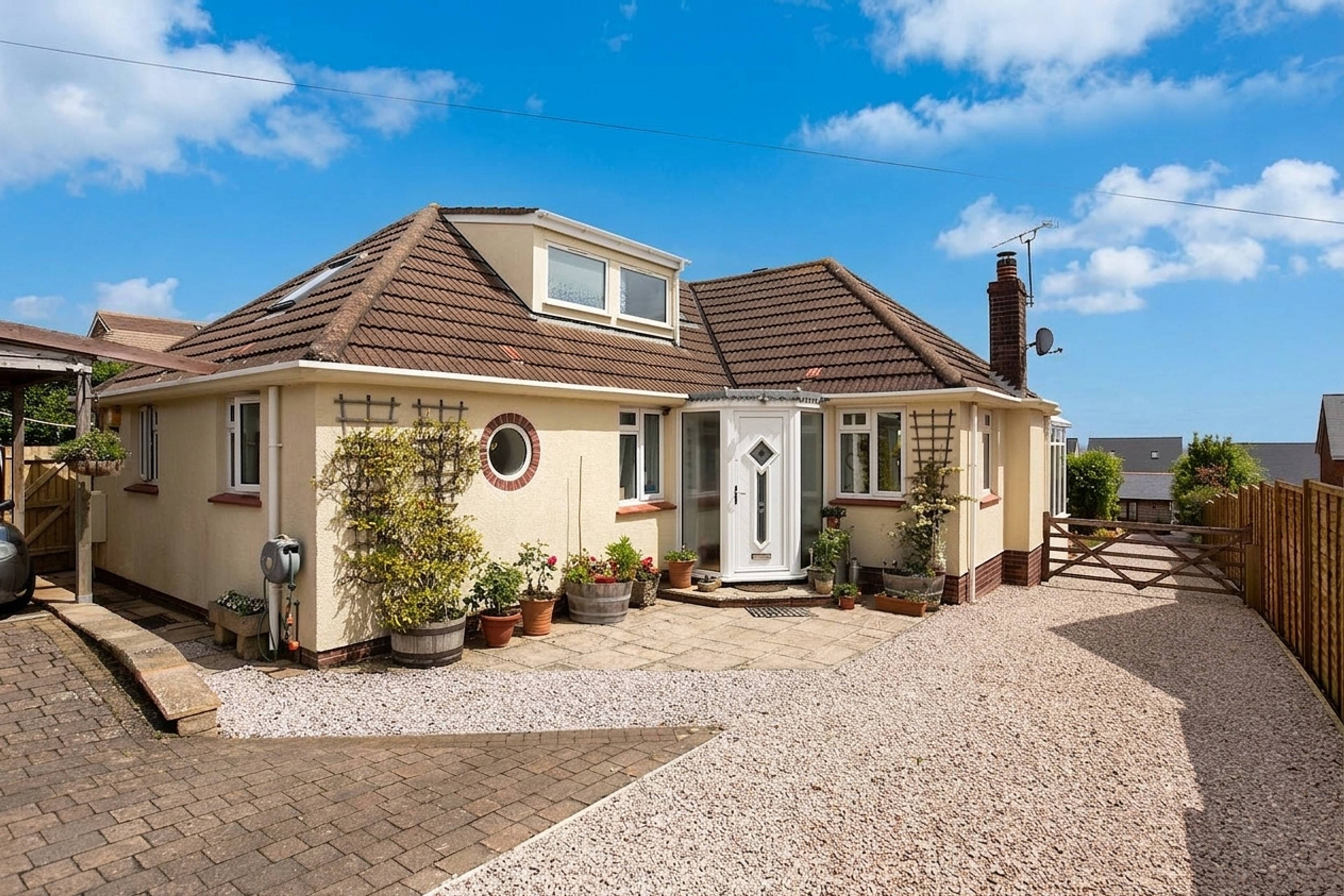 4 Ash Park Gardens, Dawlish, EX7 - 1