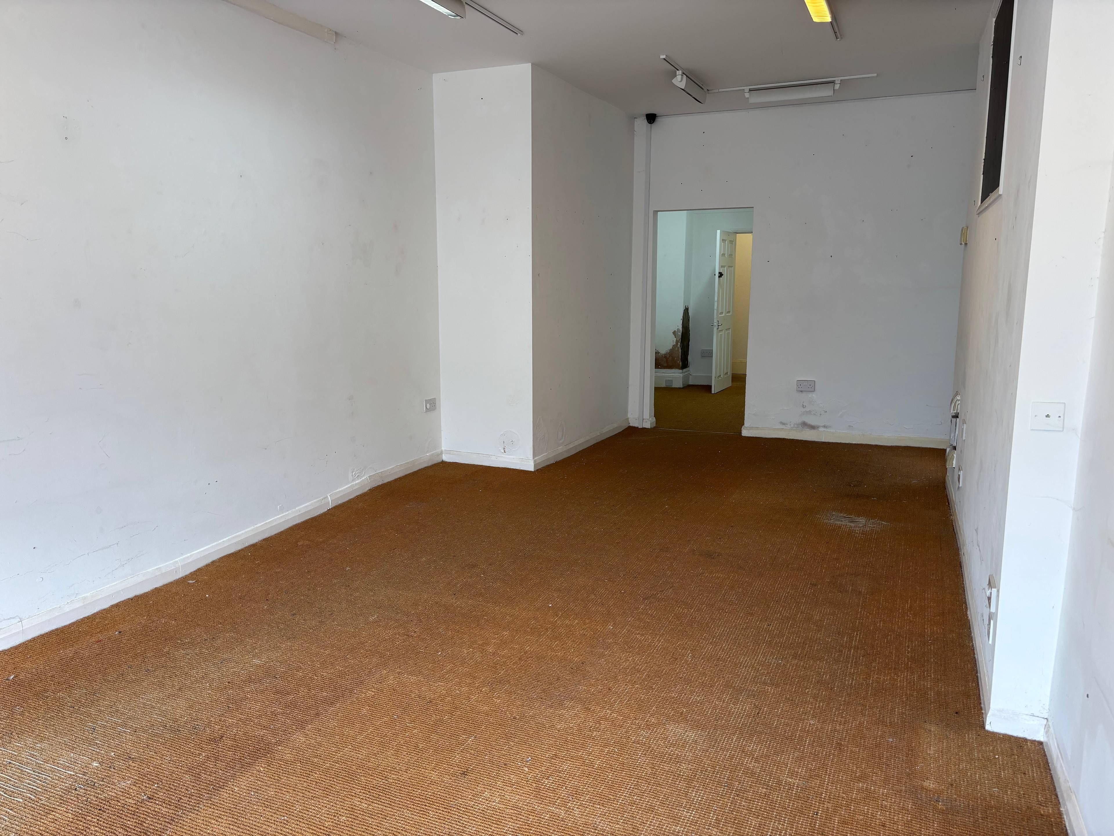 1 Little Triangle, Teignmouth, TQ14 - 3
