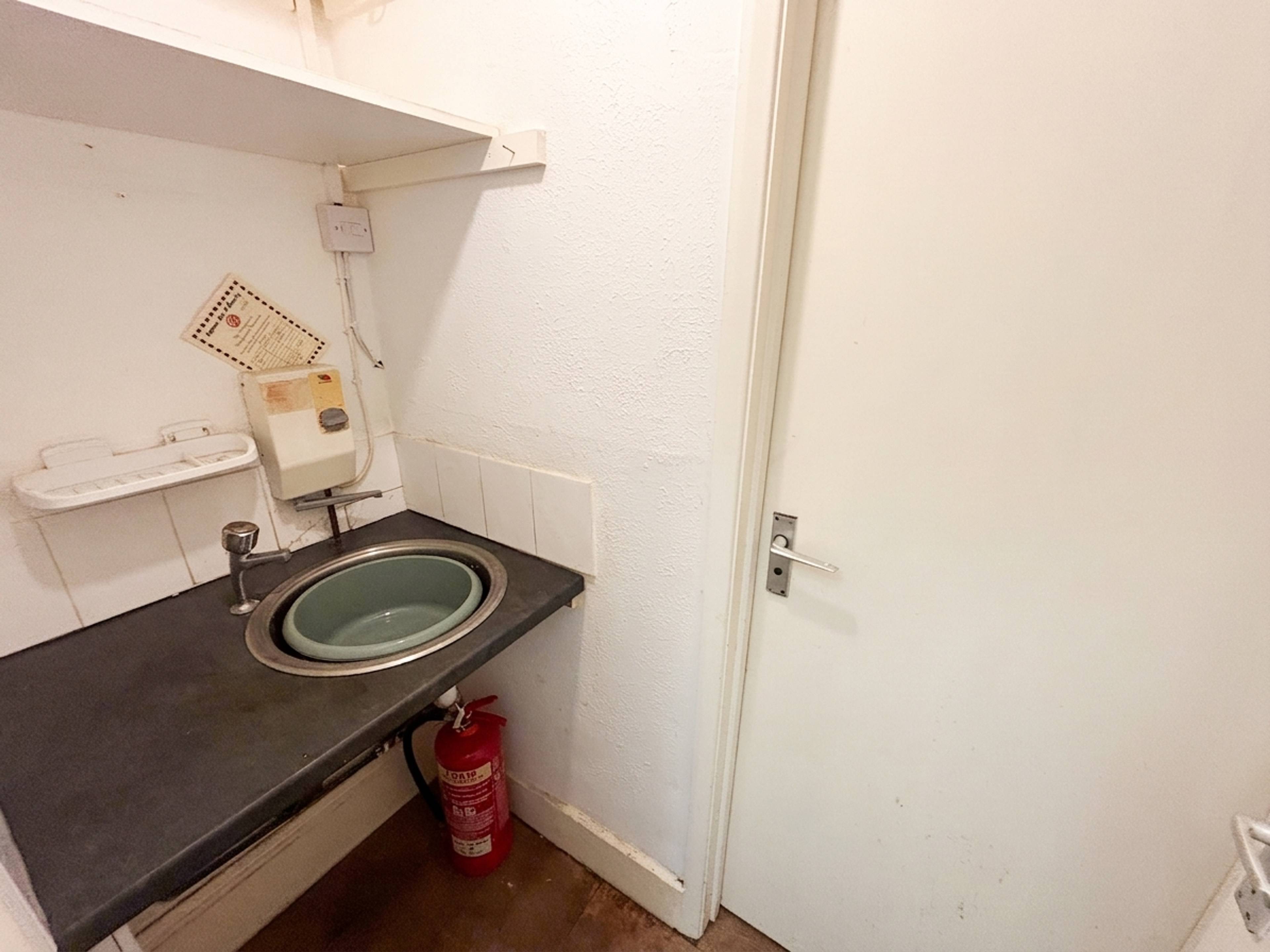1 Little Triangle, Teignmouth, TQ14 - 5