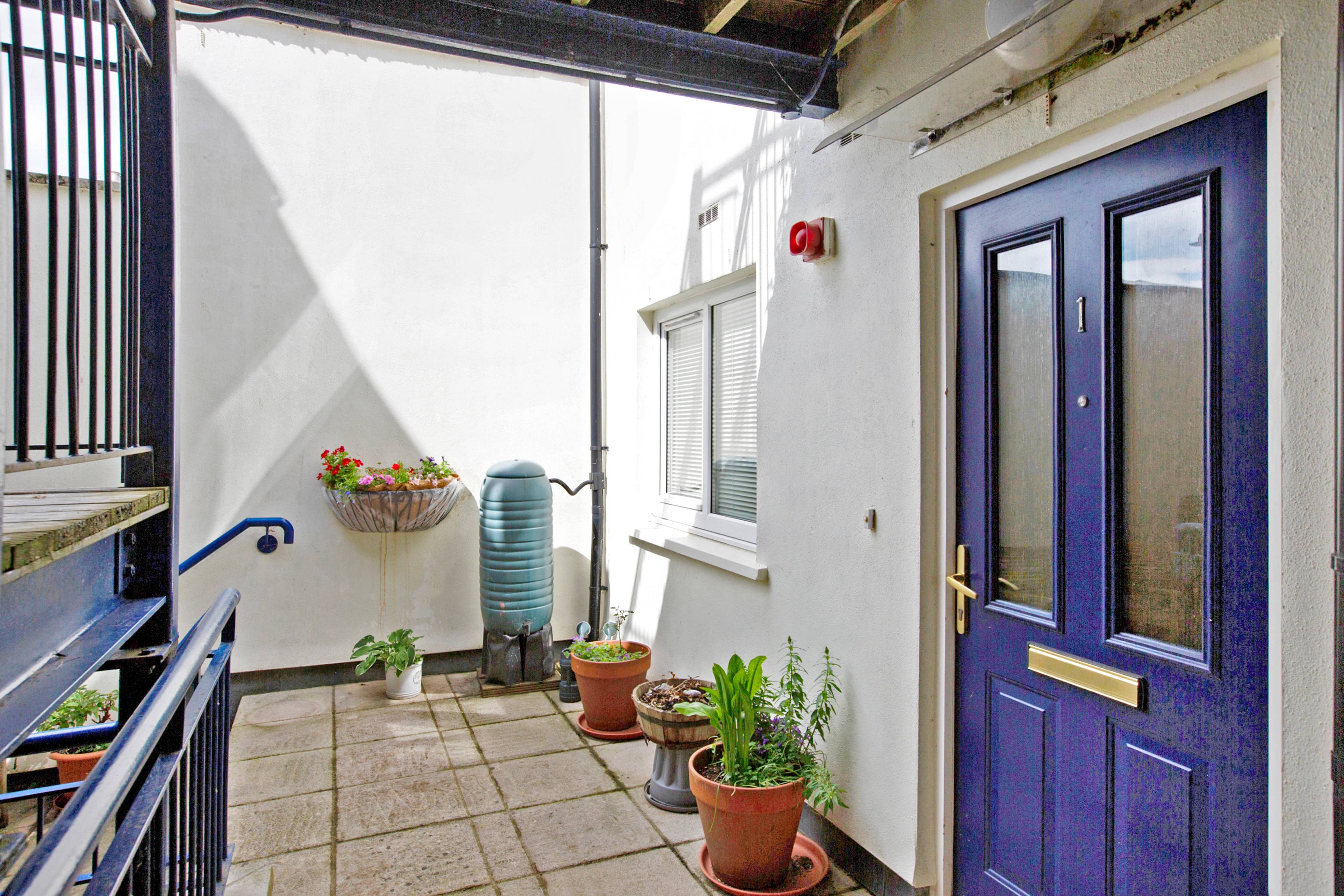 Apartment 1, Teignmouth, TQ14 - 4