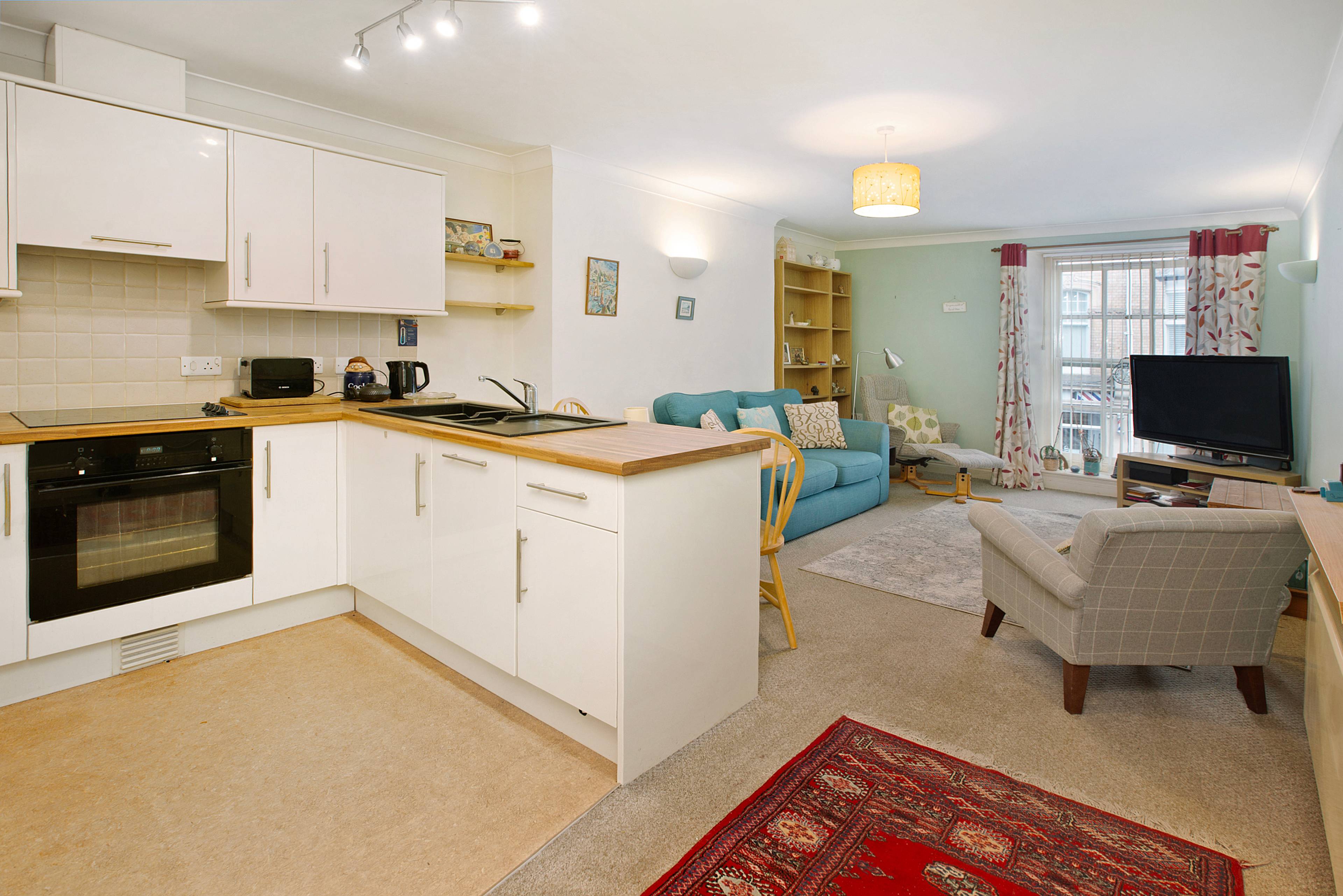 Apartment 1, Teignmouth, TQ14 - 8