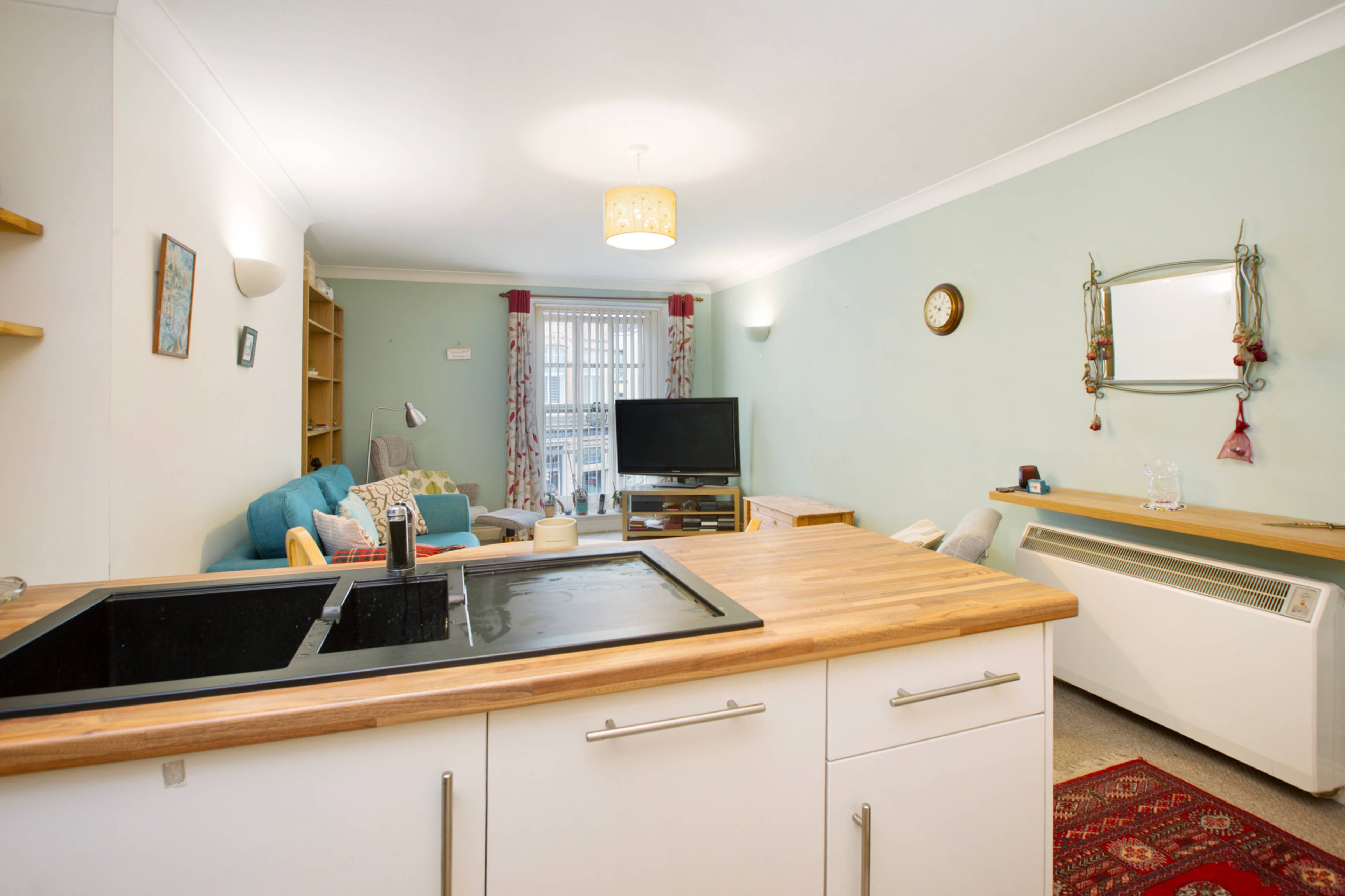 Apartment 1, Teignmouth, TQ14 - 9