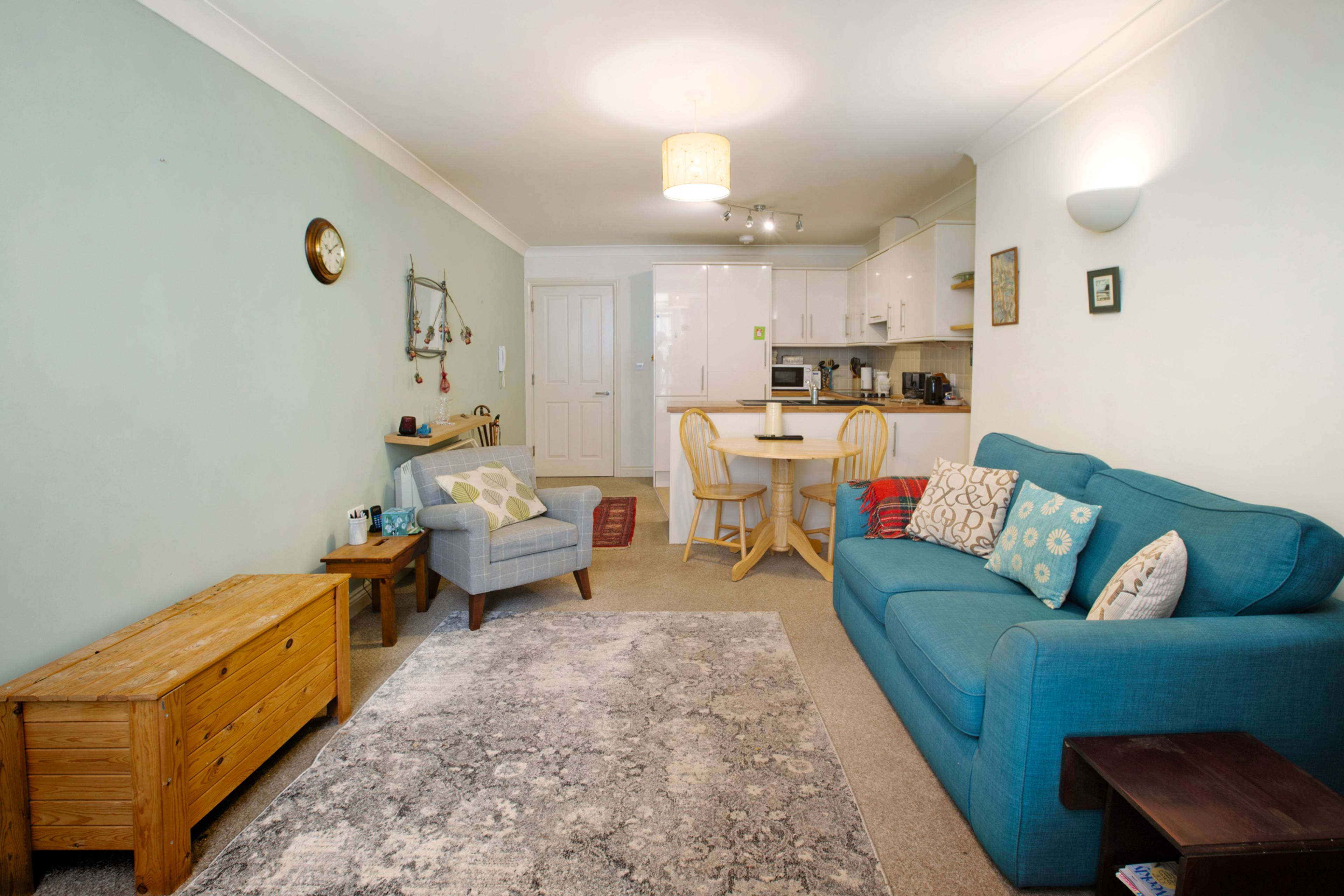 Apartment 1, Teignmouth, TQ14 - 6