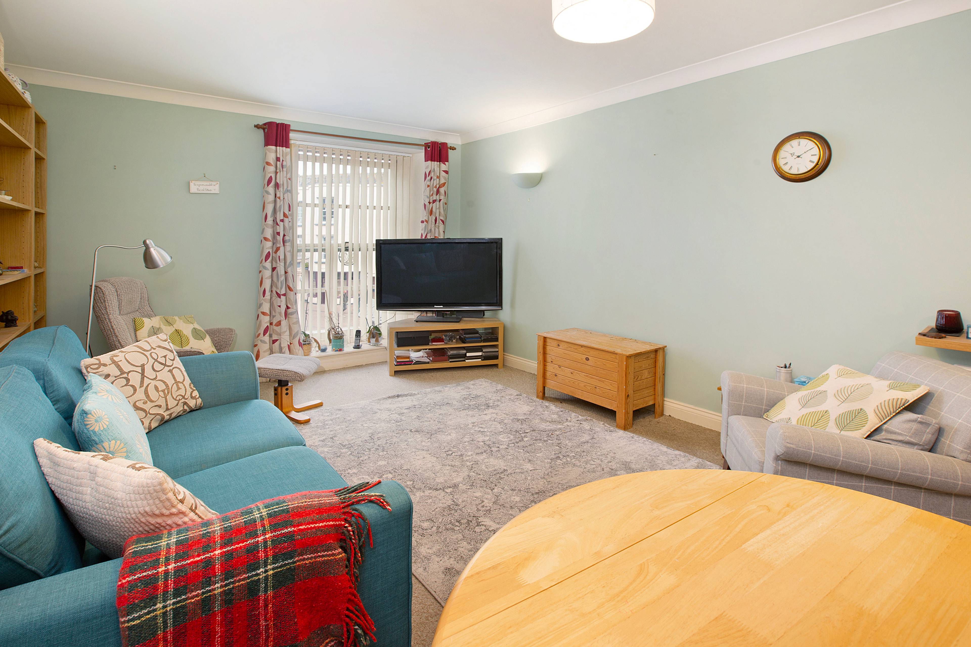 Apartment 1, Teignmouth, TQ14 - 7