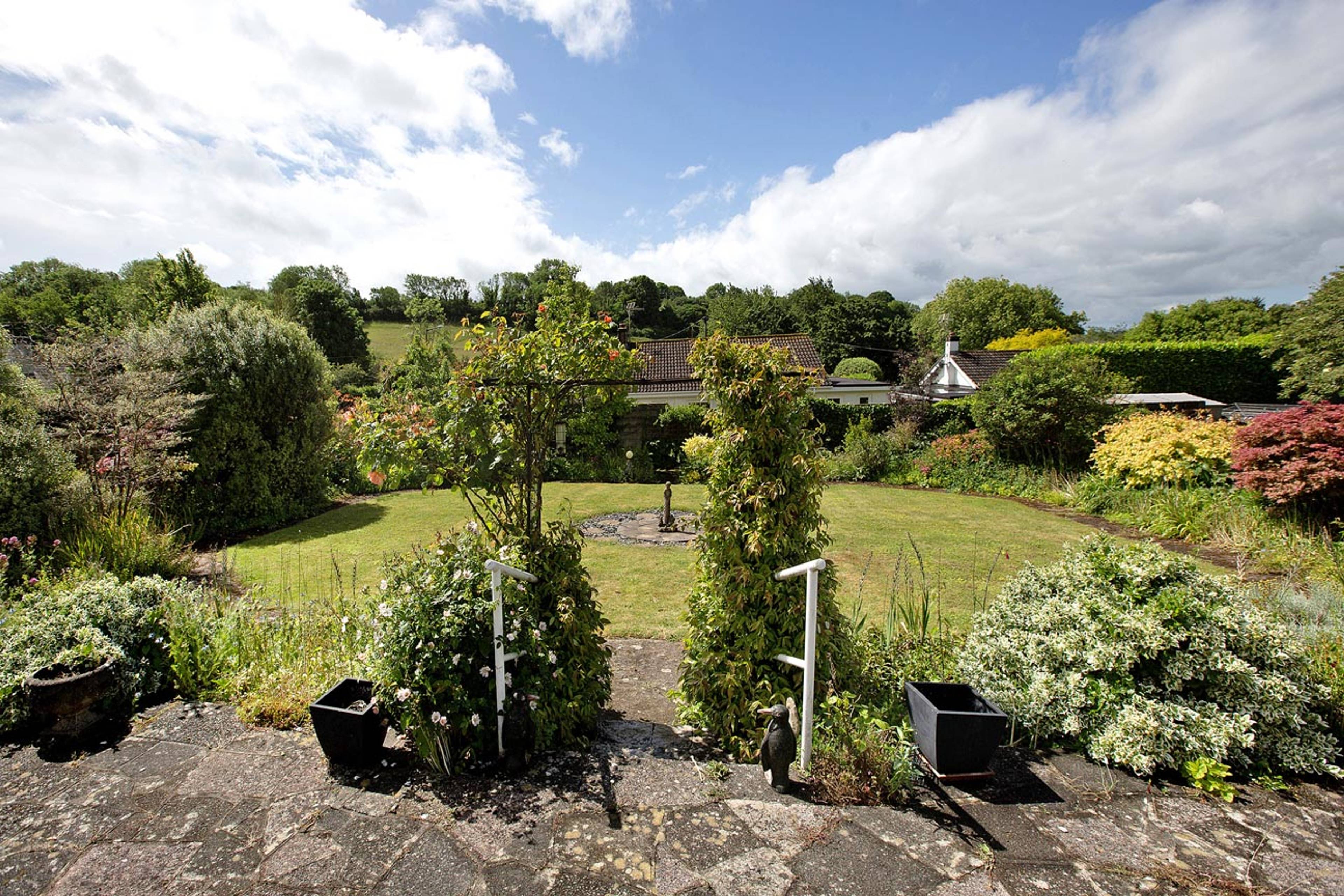 Greenacre Teignmouth Road, Torquay, TQ1 - 4