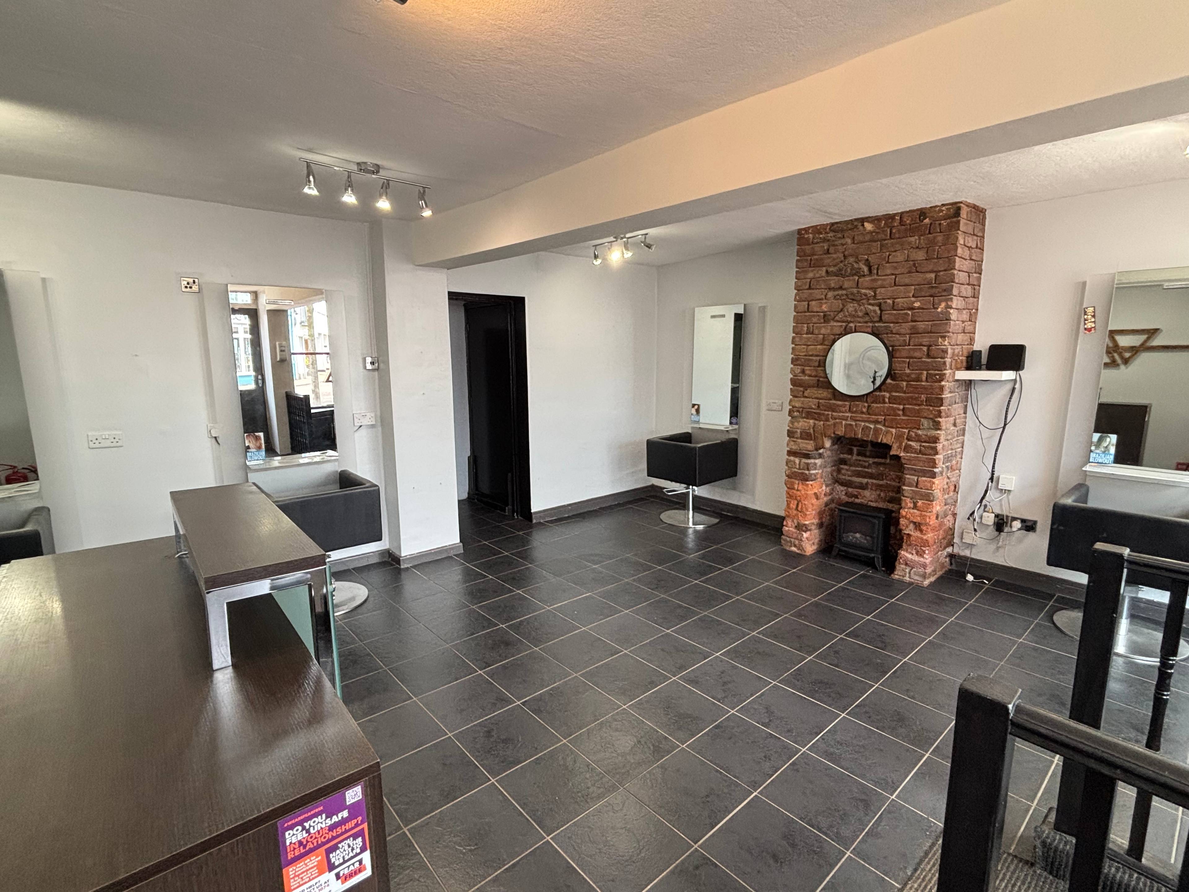 2 Northumberland Place, Teignmouth, TQ14 - 2
