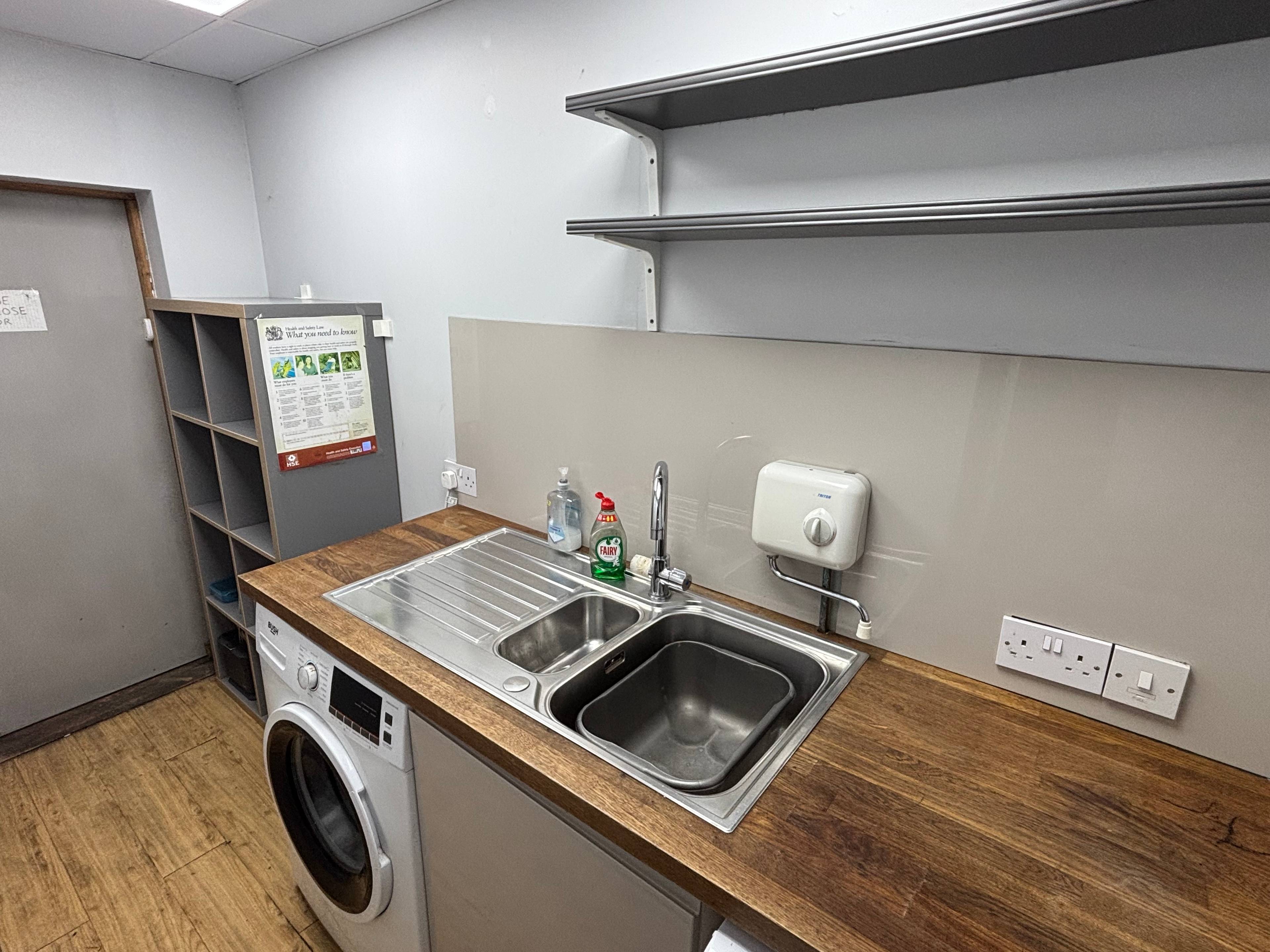 2 Northumberland Place, Teignmouth, TQ14 - 4