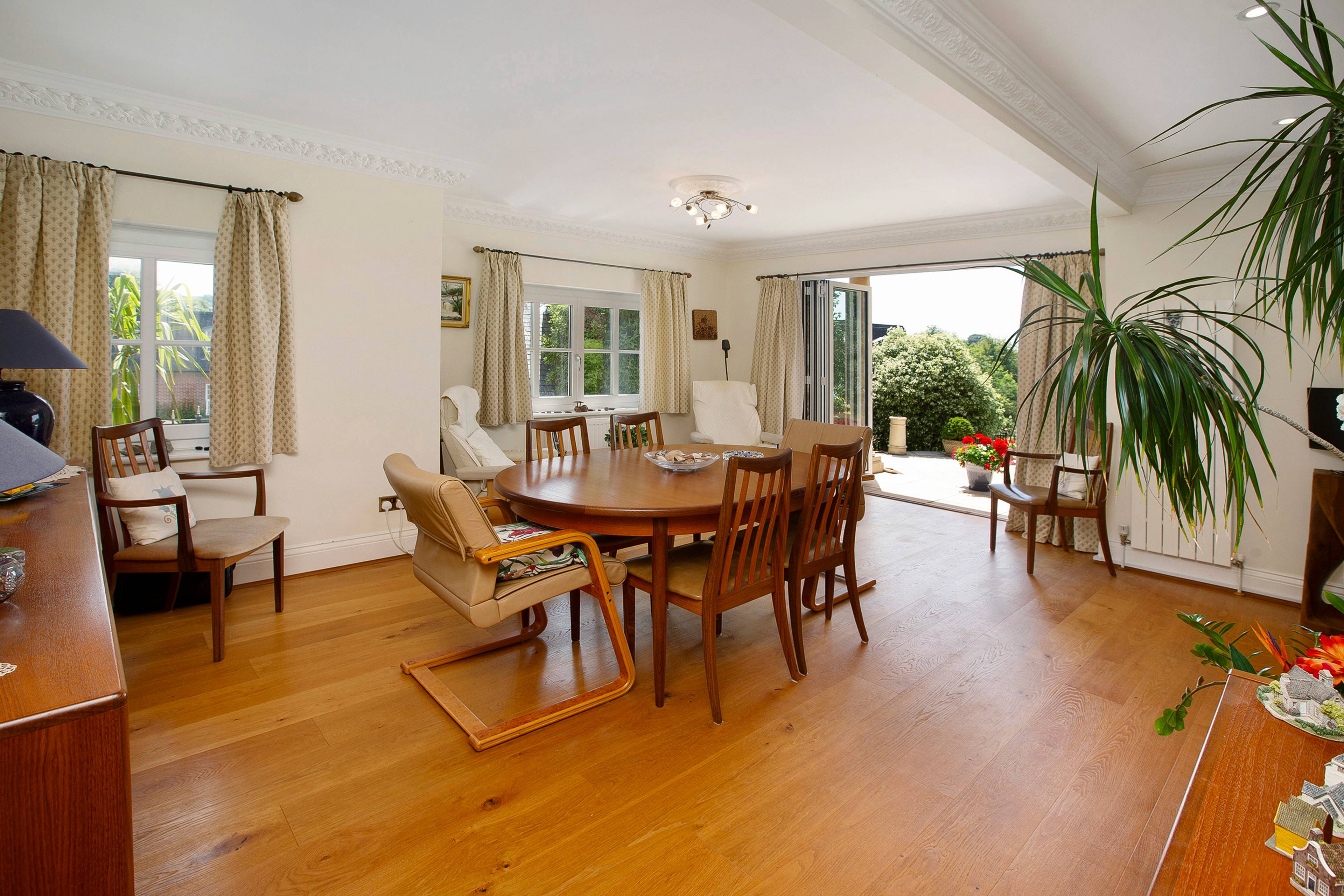 8 Lindridge Park, Teignmouth, TQ14 - 8