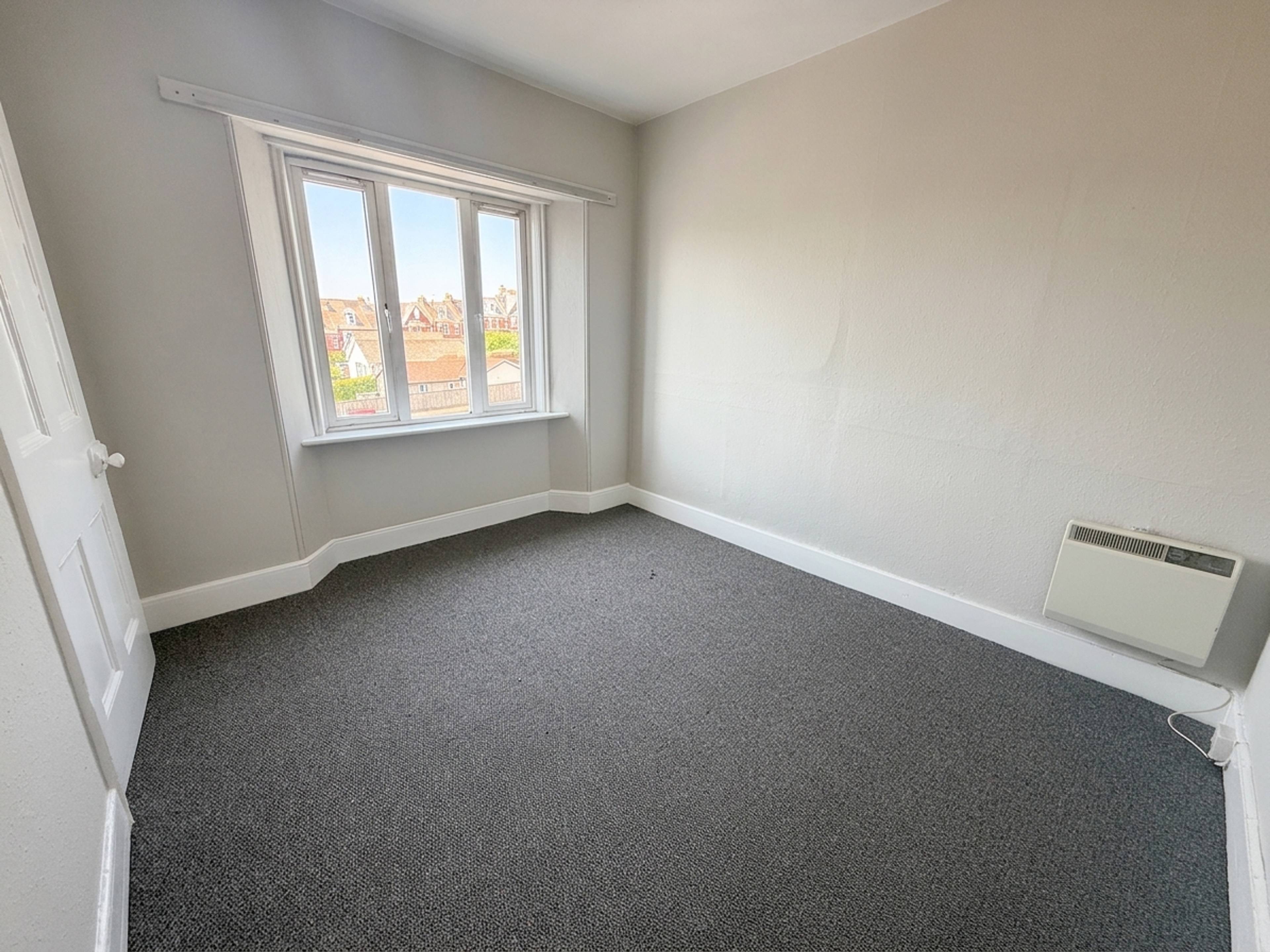 Flat 9, Teignmouth, TQ14 - 4