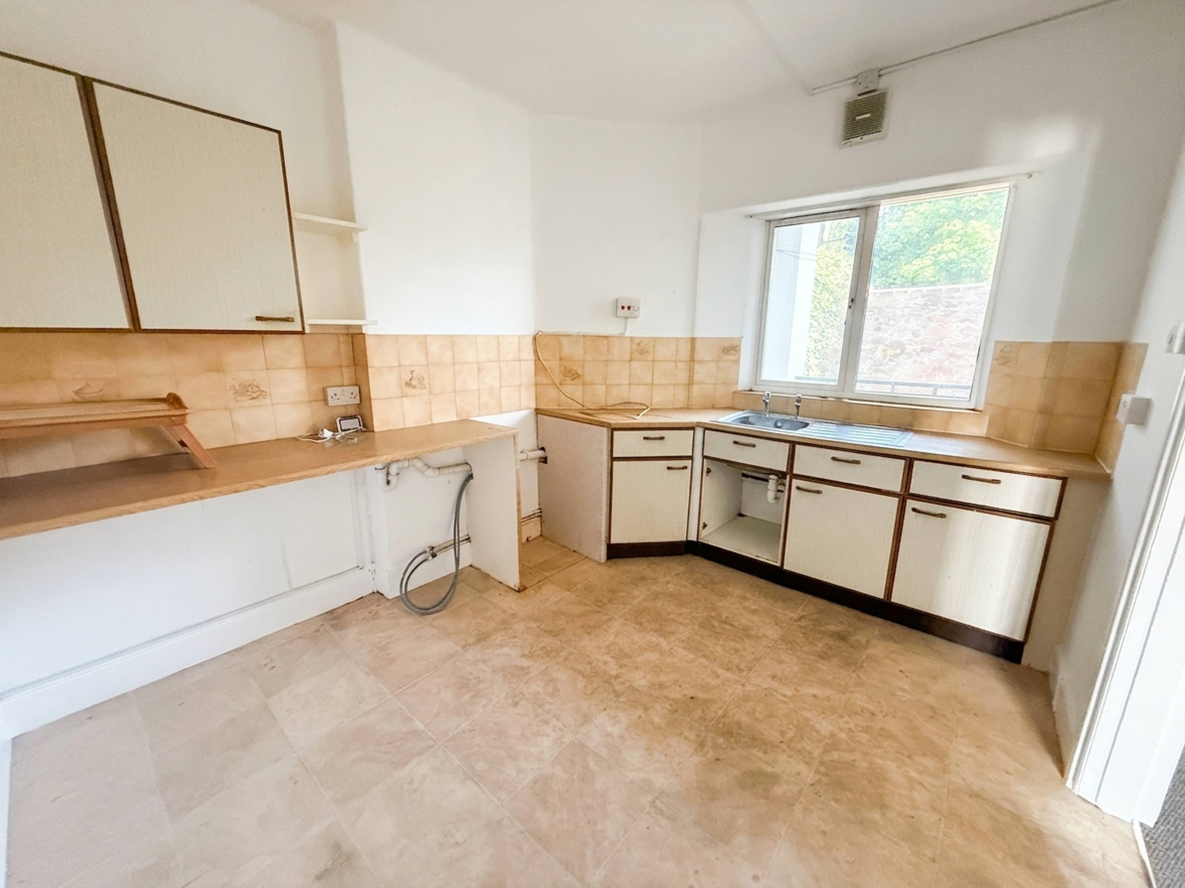 Flat 19, Teignmouth, TQ14 - 5