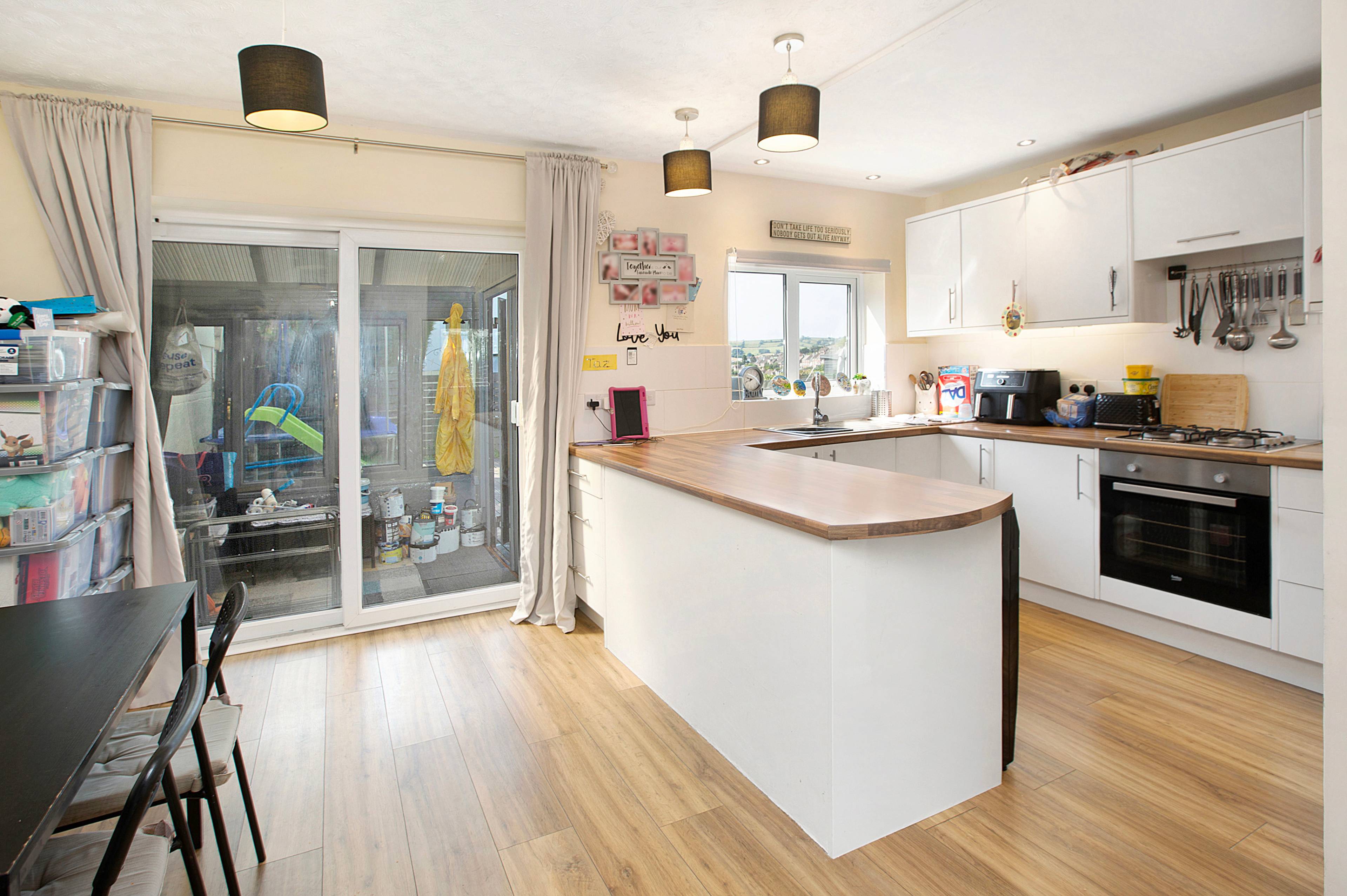 9 Nelson Close, Teignmouth, TQ14 - 6