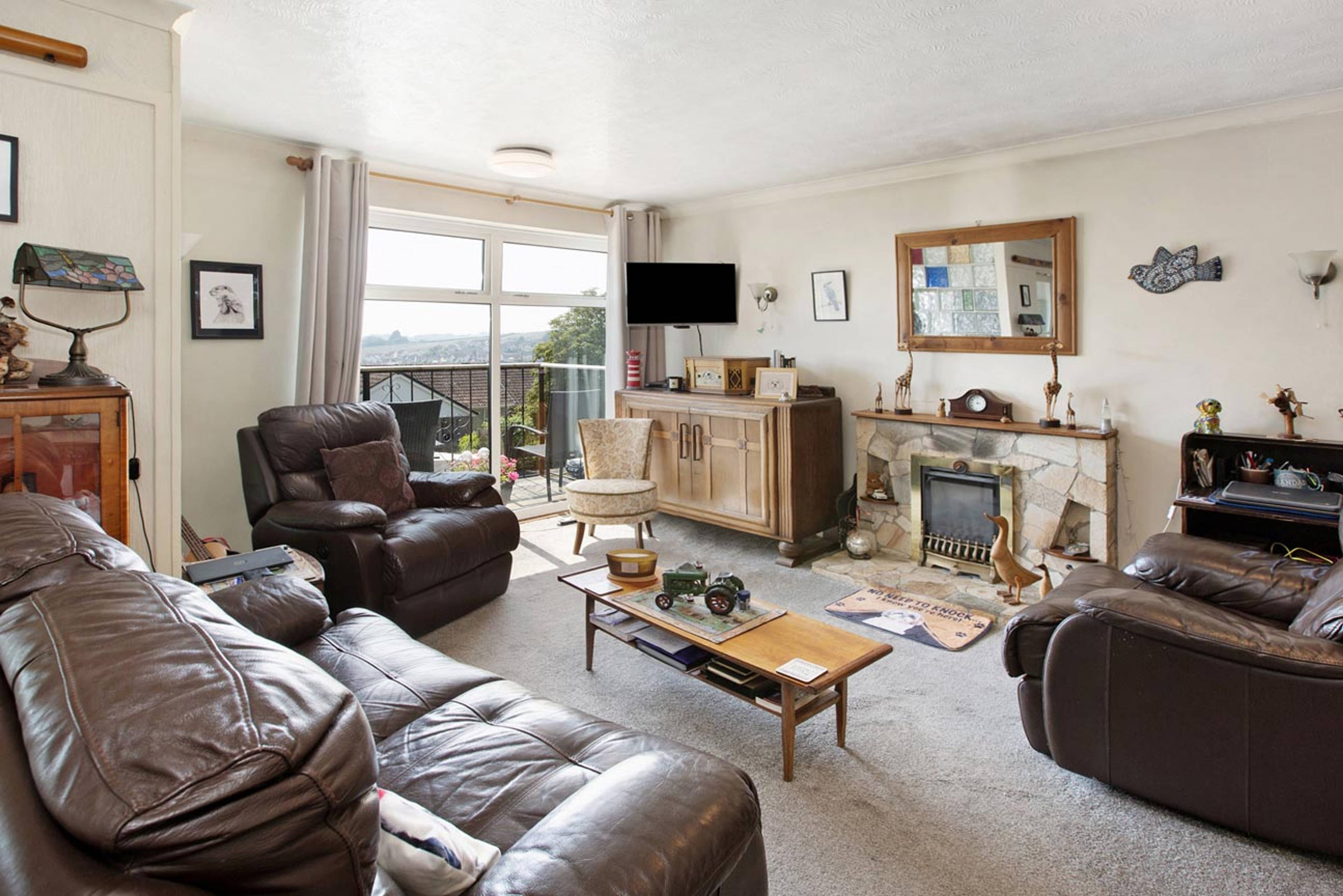 4 Armada Drive, Teignmouth, TQ14 - 3