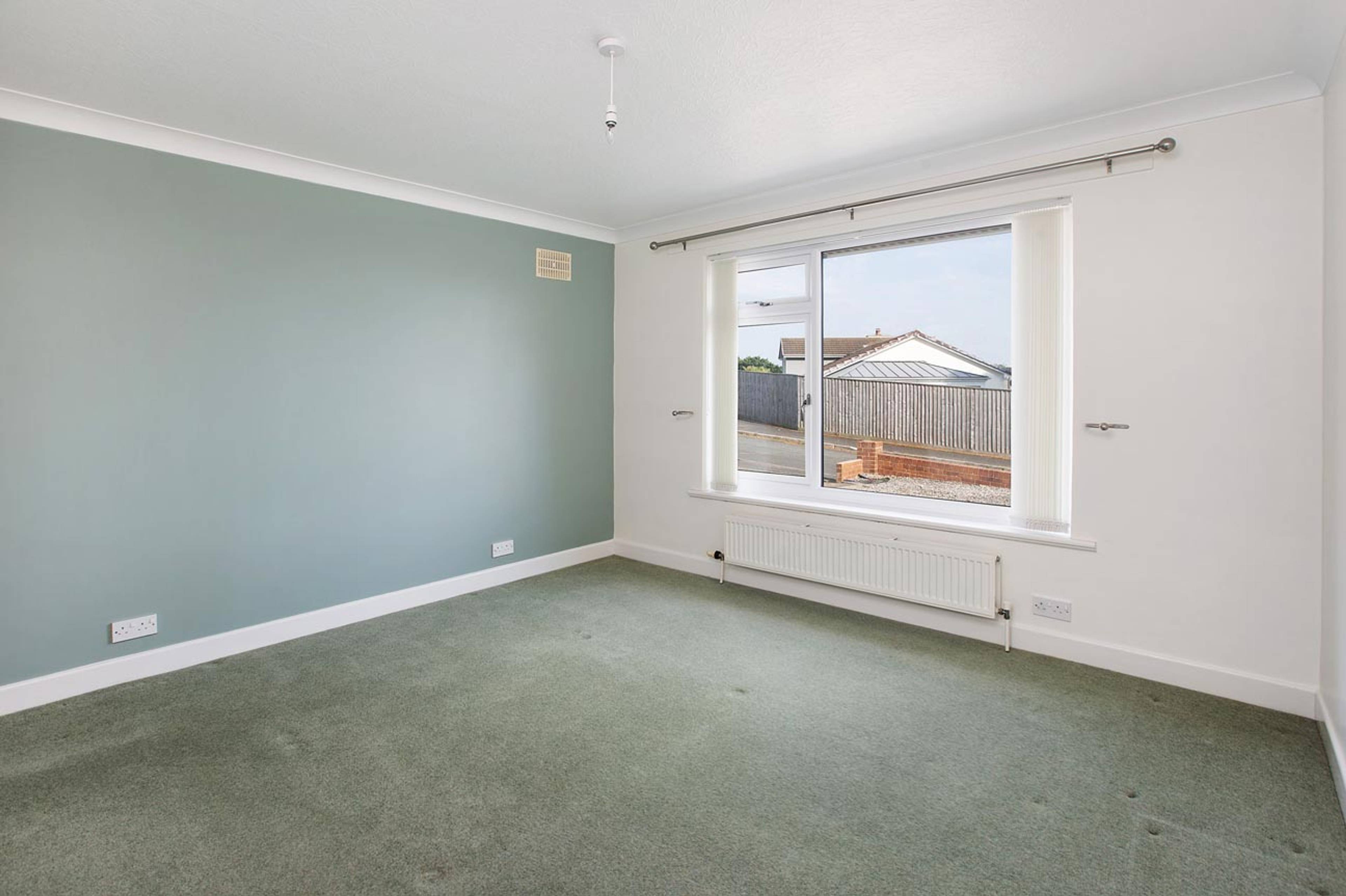 2 Winston Court, Teignmouth, TQ14 - 7