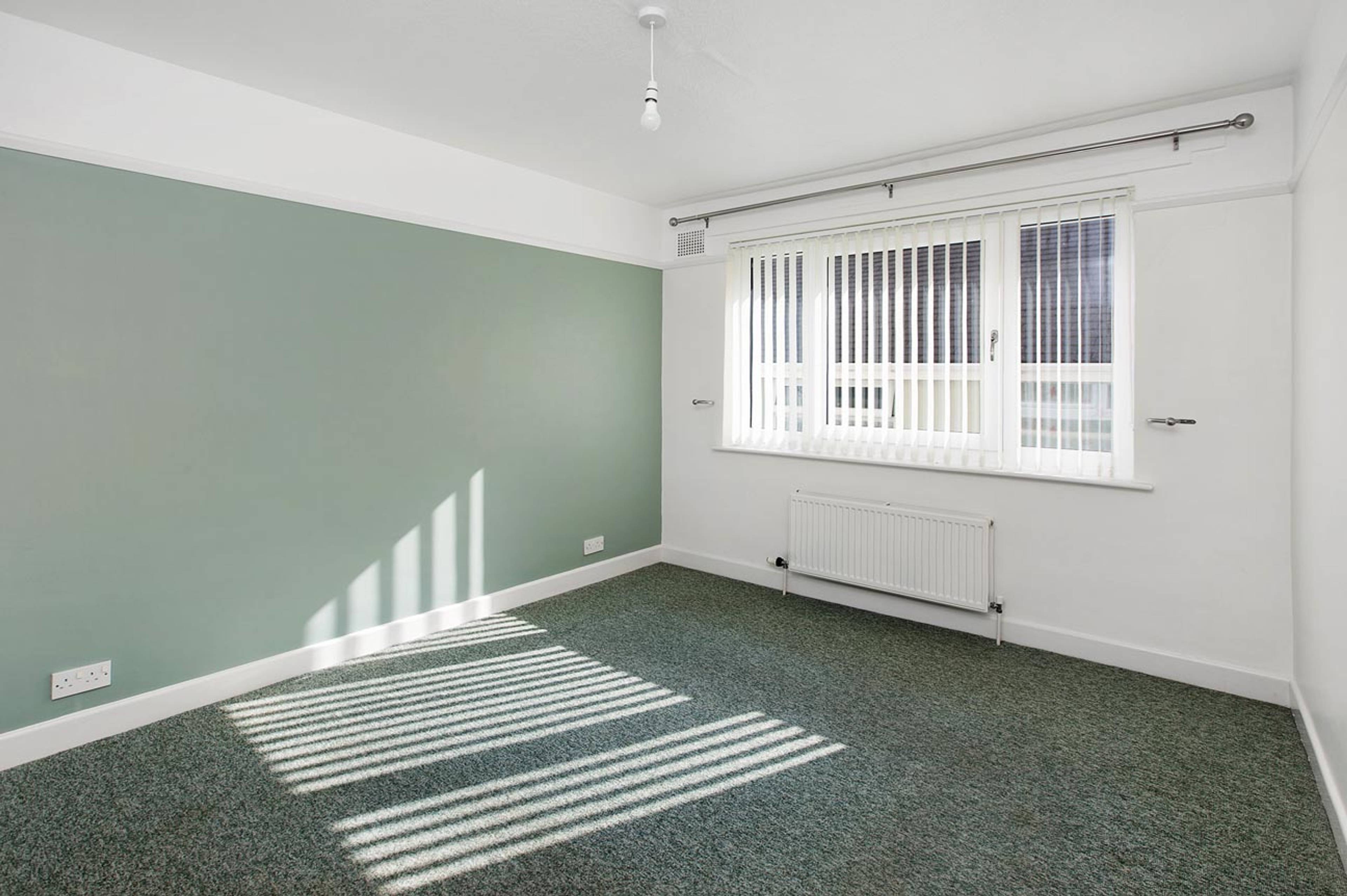 2 Winston Court, Teignmouth, TQ14 - 8