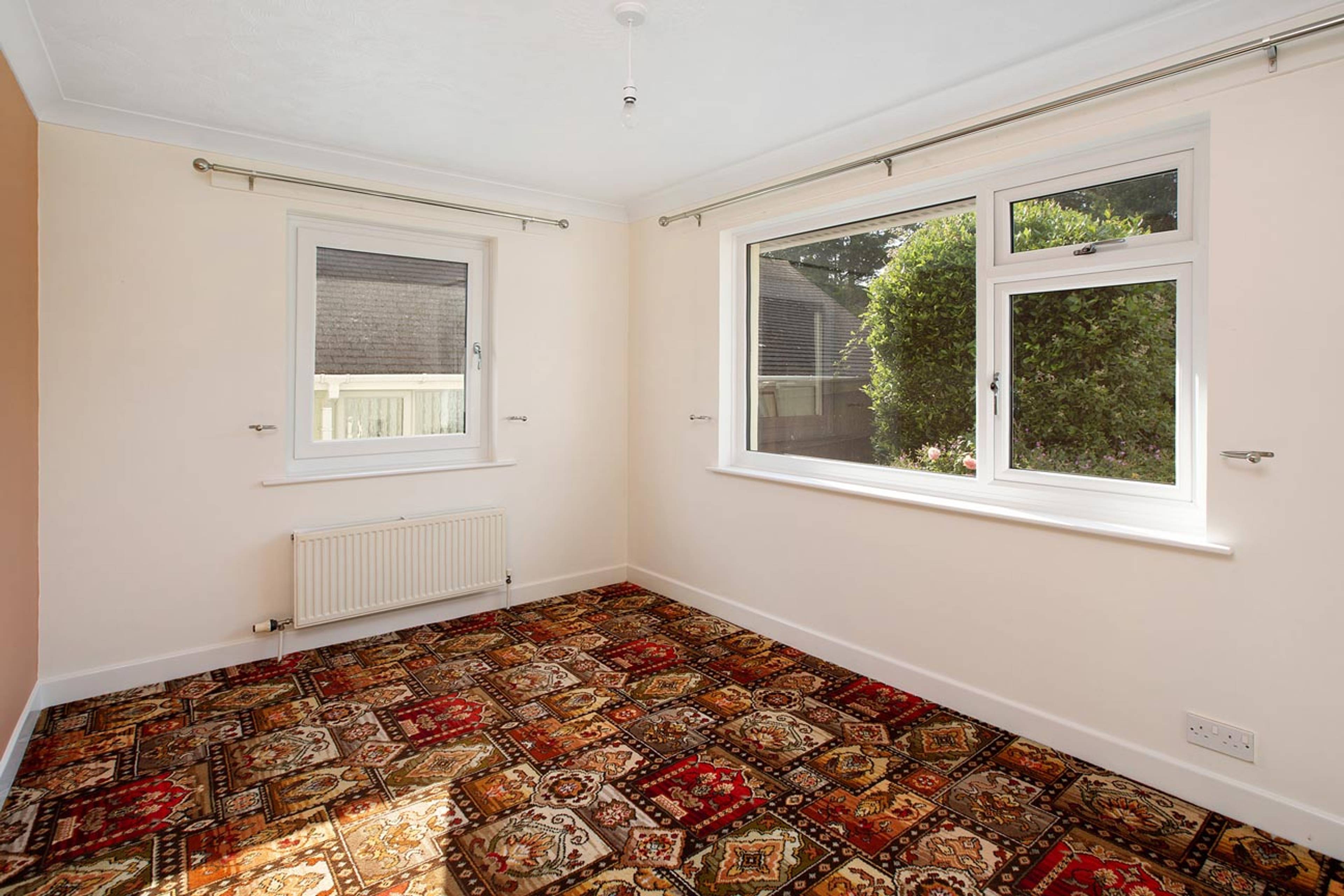 2 Winston Court, Teignmouth, TQ14 - 9