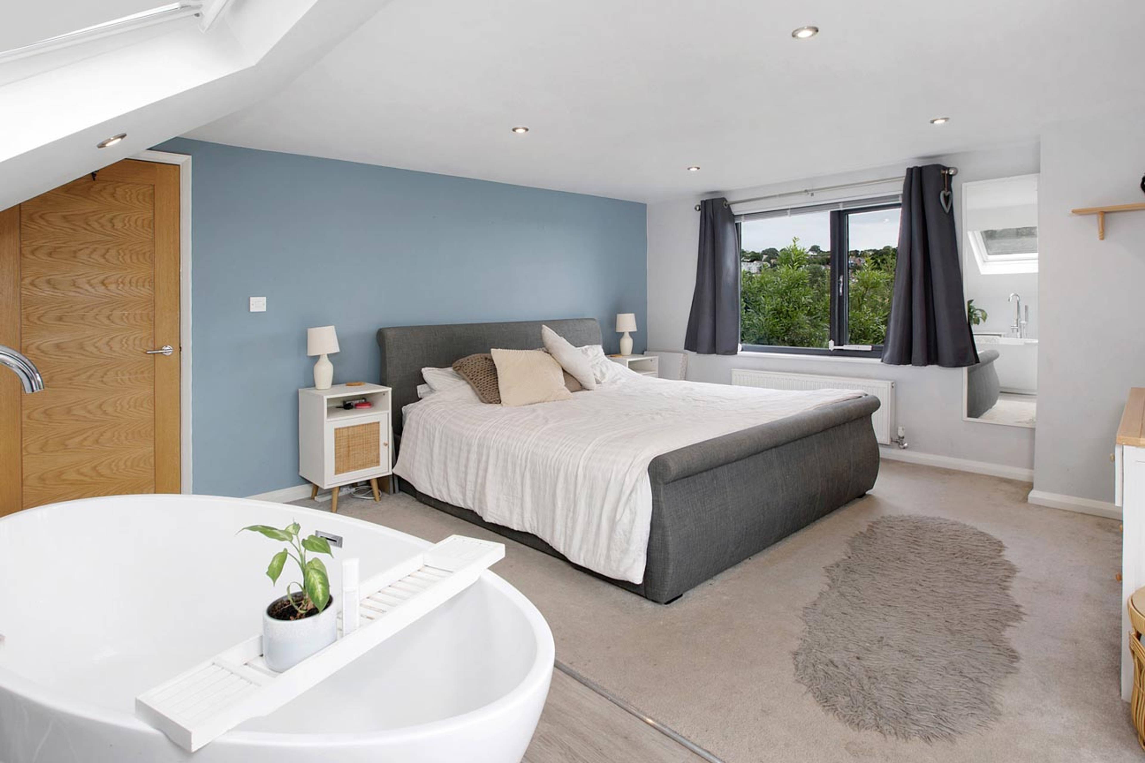 15 Buckeridge Avenue, Teignmouth, TQ14 - 9