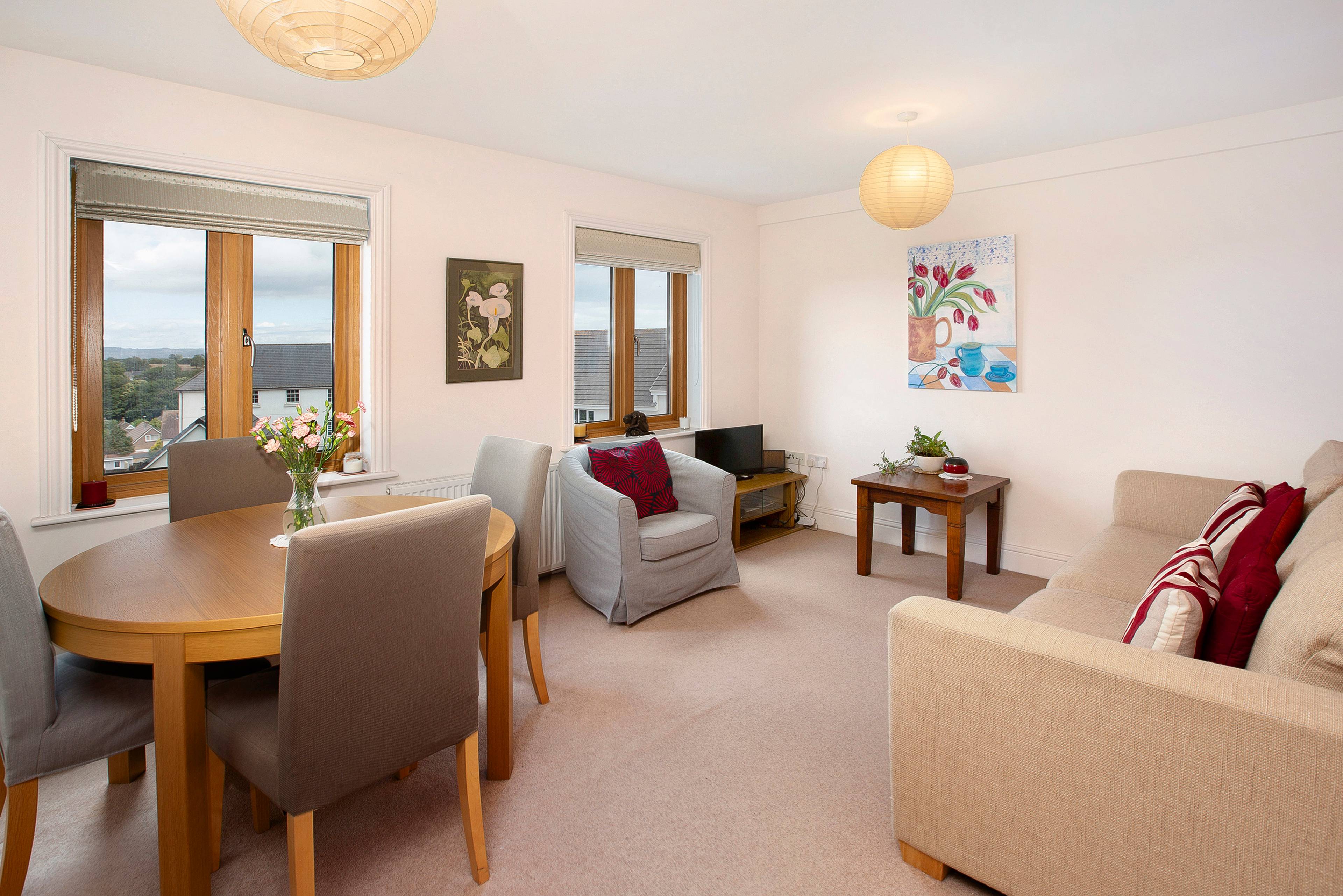 6 Stewart Gardens, Dawlish, EX7 - 3