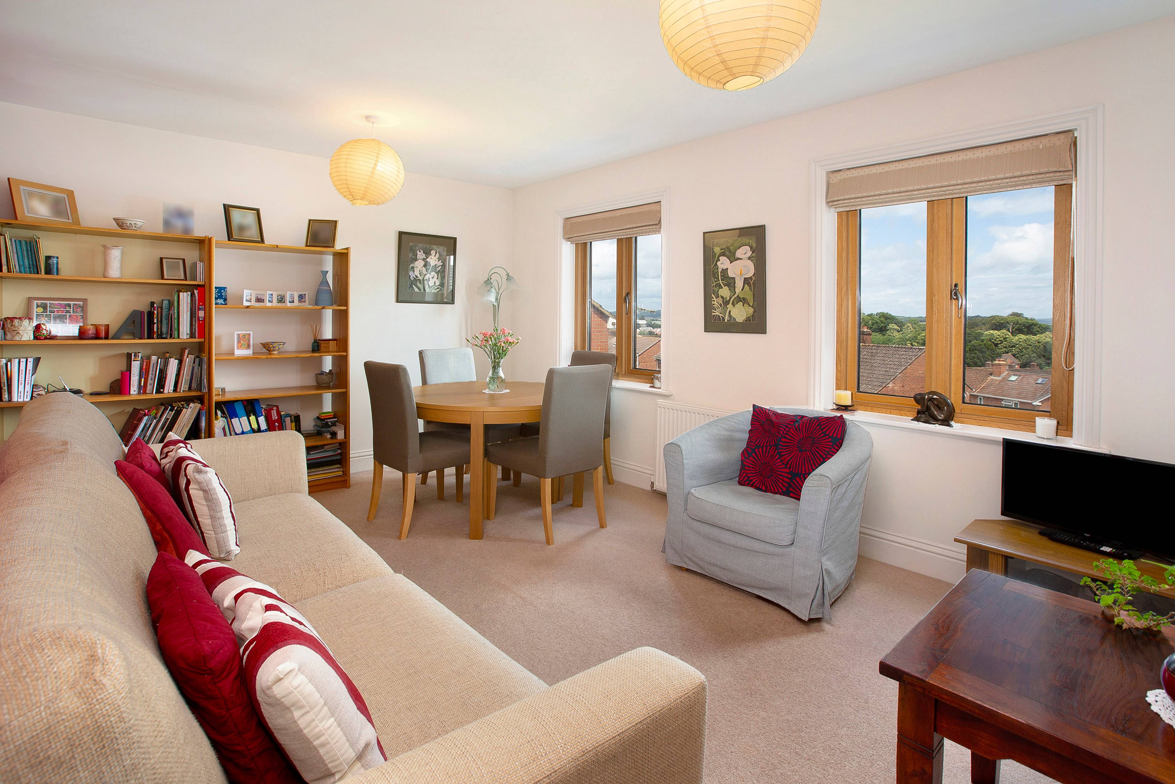 6 Stewart Gardens, Dawlish, EX7 - 6